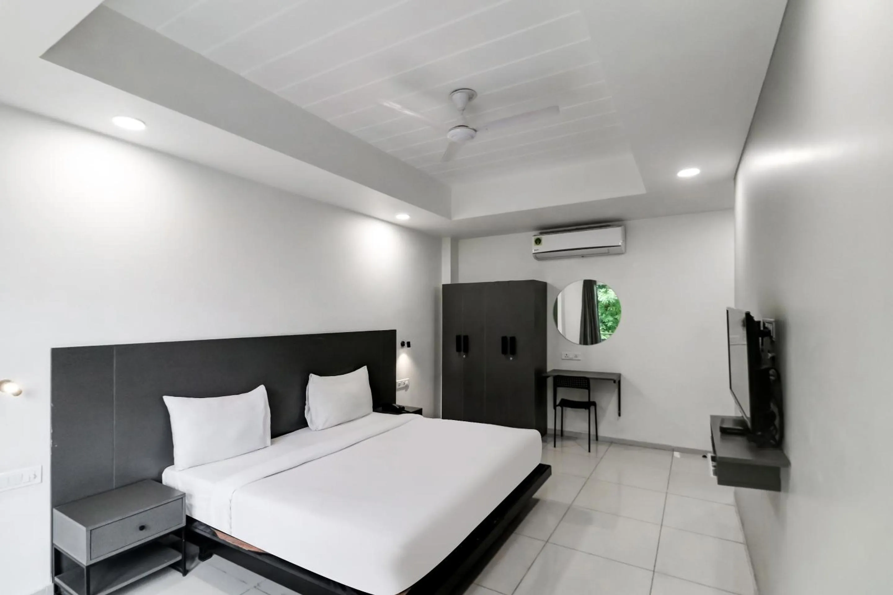 Bedroom, Bed in Townhouse South City 2 Sector 49 Gurgaon