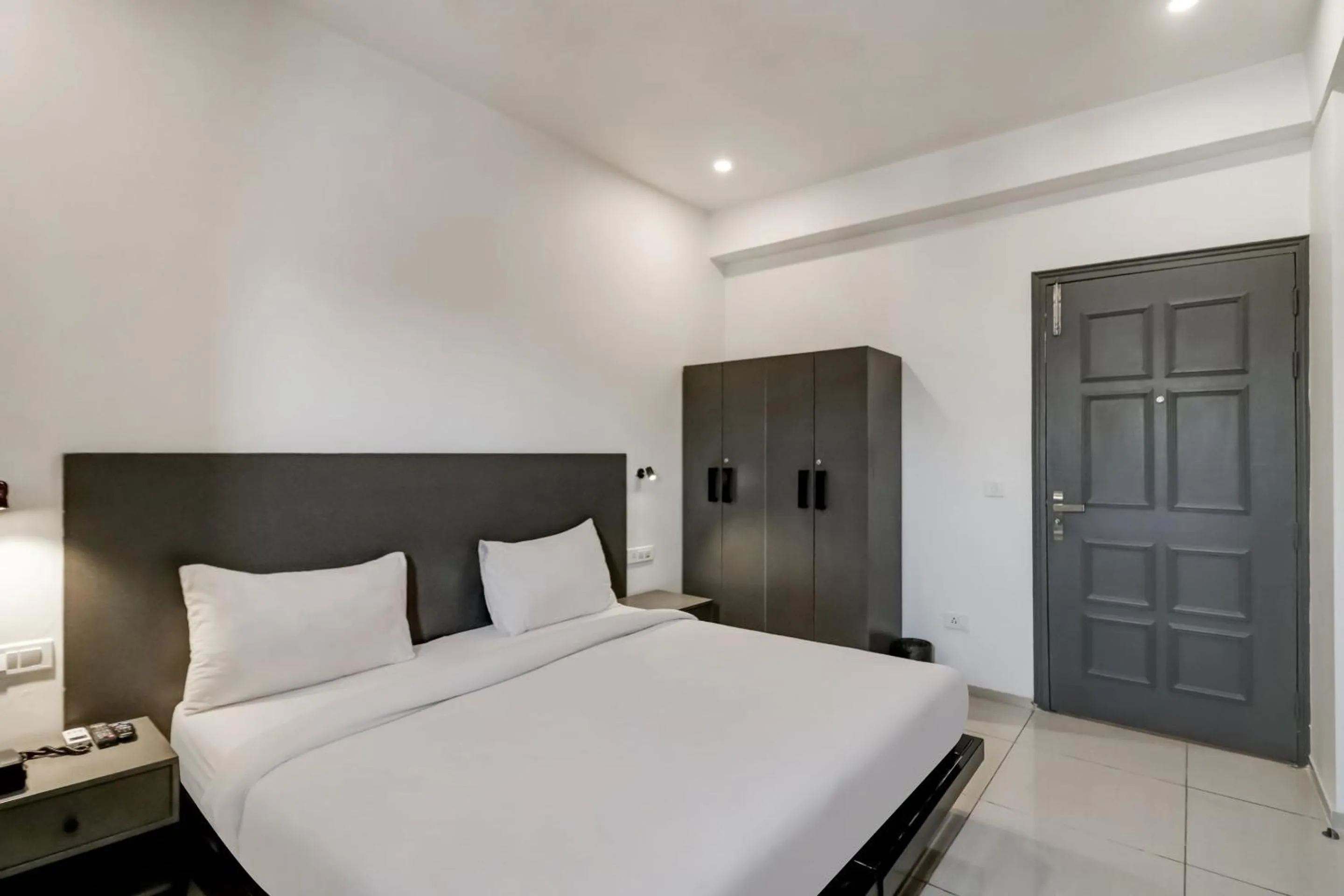 Bedroom, Bed in Townhouse South City 2 Sector 49 Gurgaon
