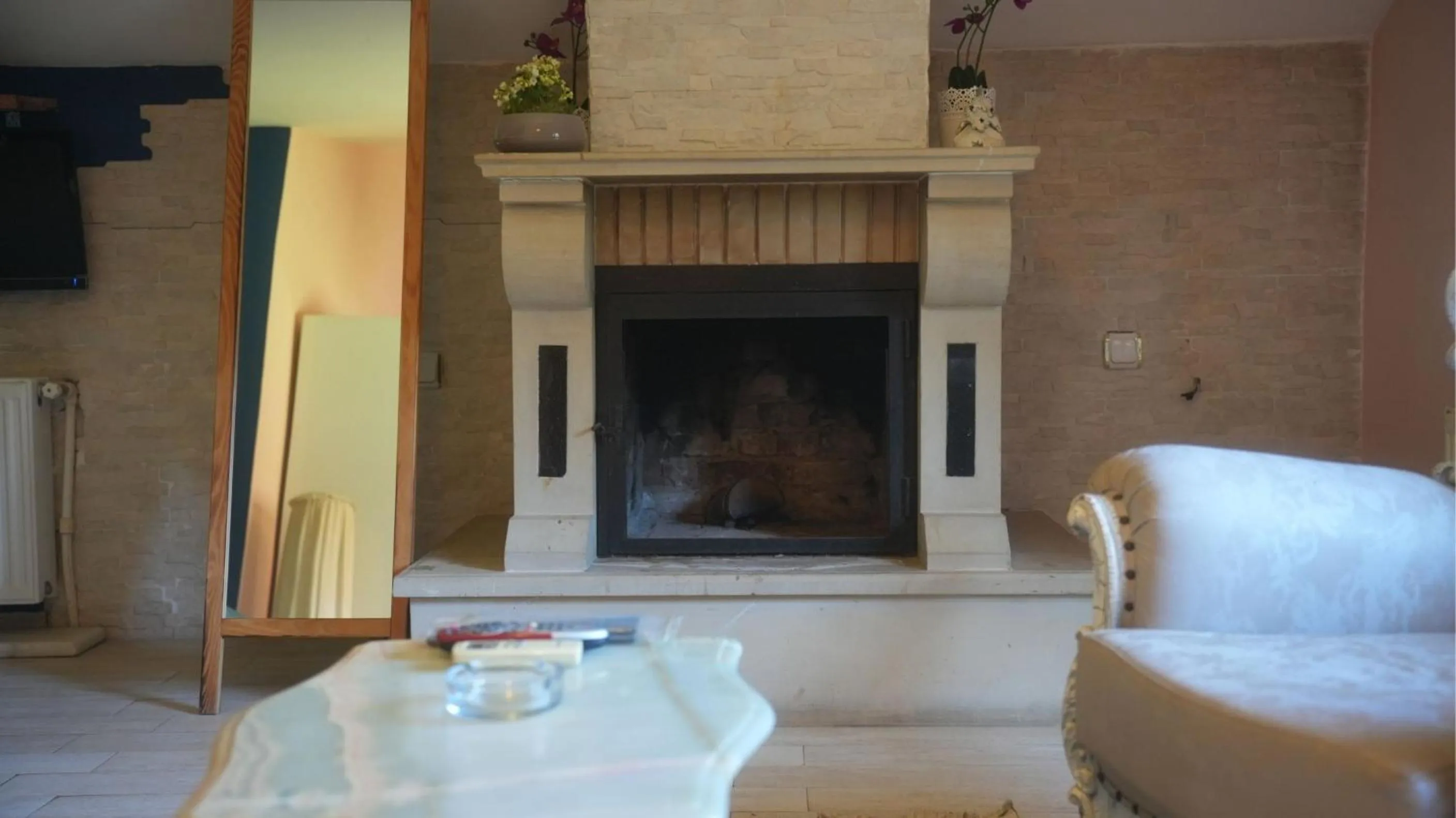 fireplace in Treetops Park Hotel