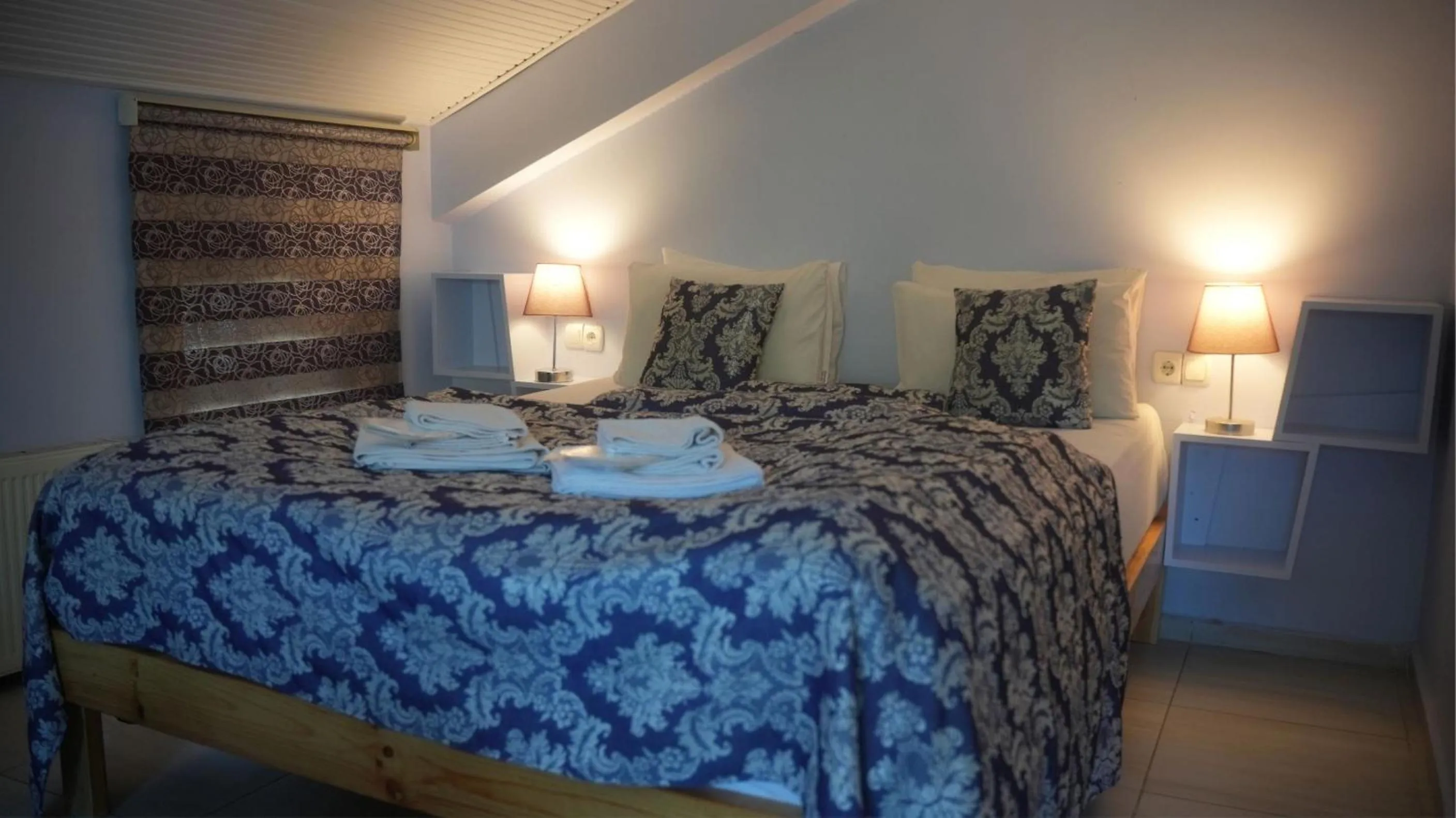 Bed in Treetops Park Hotel