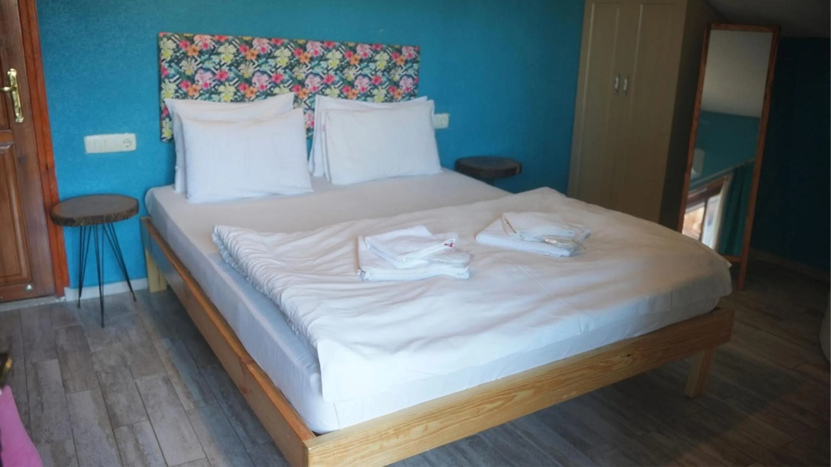 Bed in Treetops Park Hotel