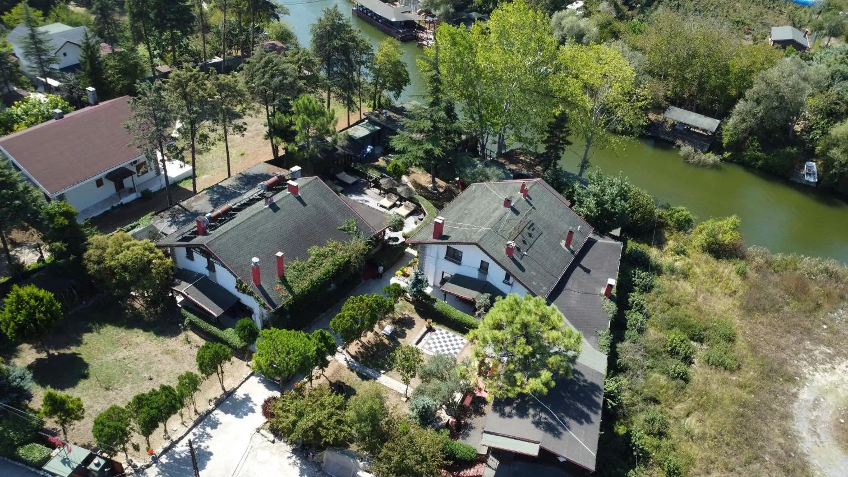 Property building in Treetops Park Hotel Property building in Treetops Park Hotel