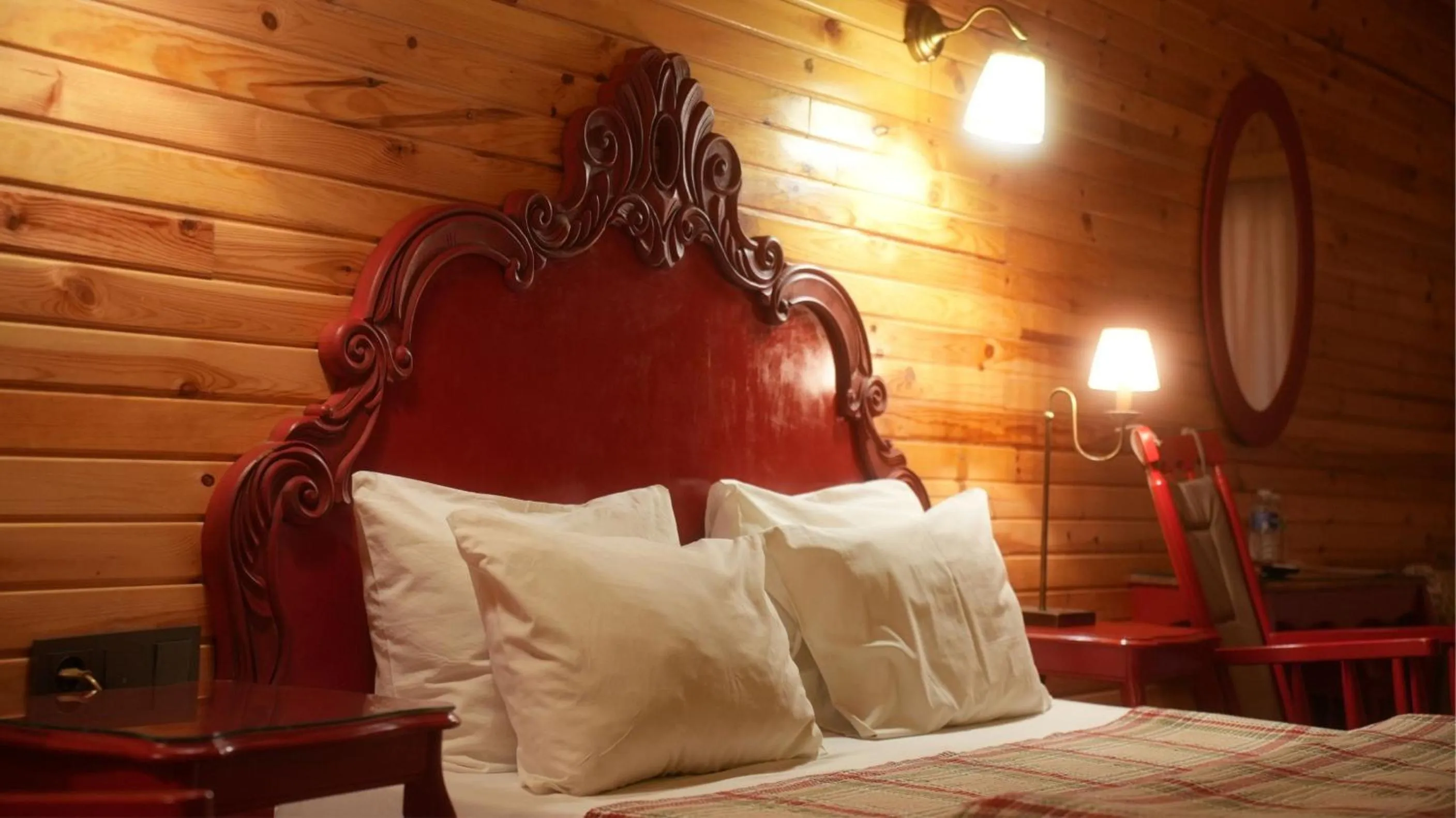 Bed in Treetops Park Hotel