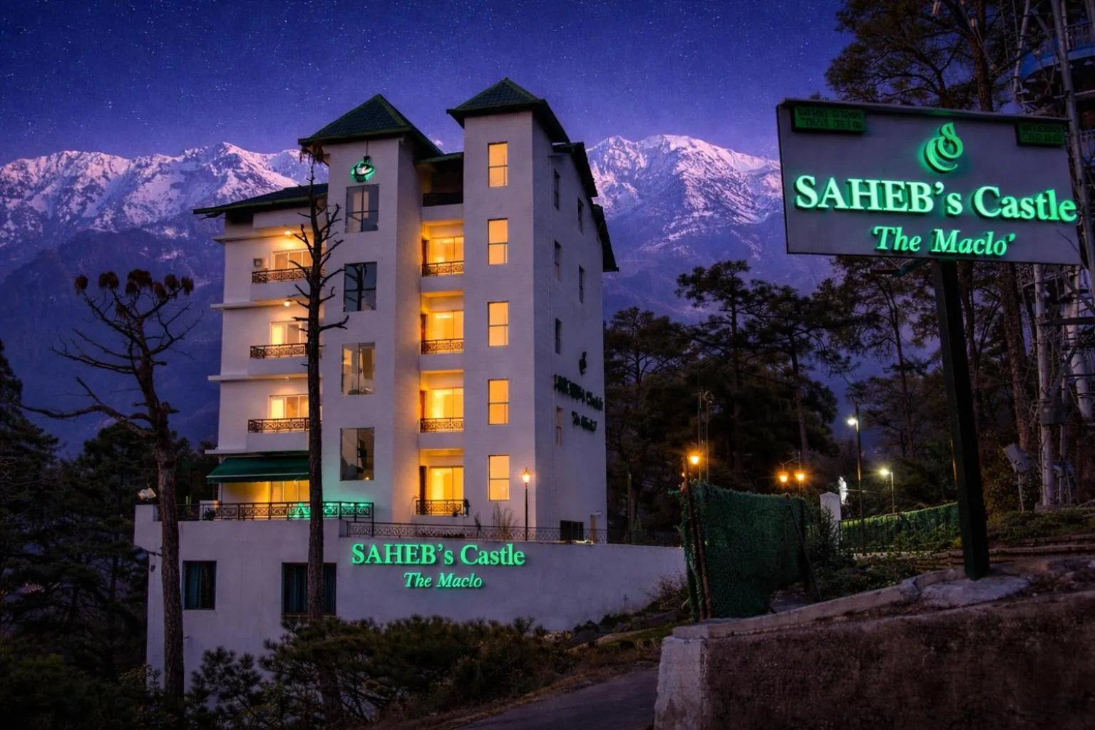 Facade/entrance in Hotel Saheb's Castle - Best Mountain View & Jacuzzi Suites, McLeodganj