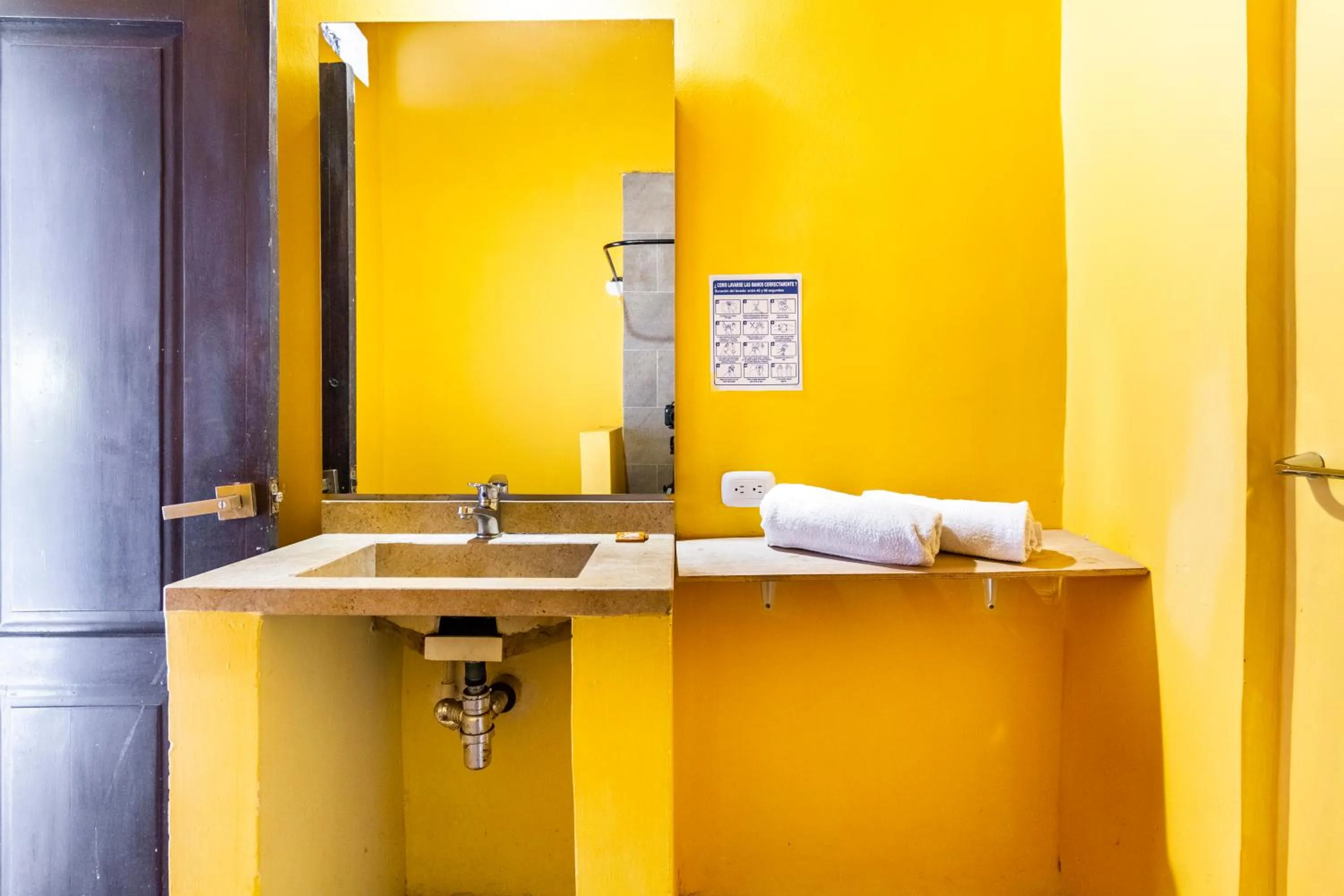 Bathroom in Gagaka Rua hostel