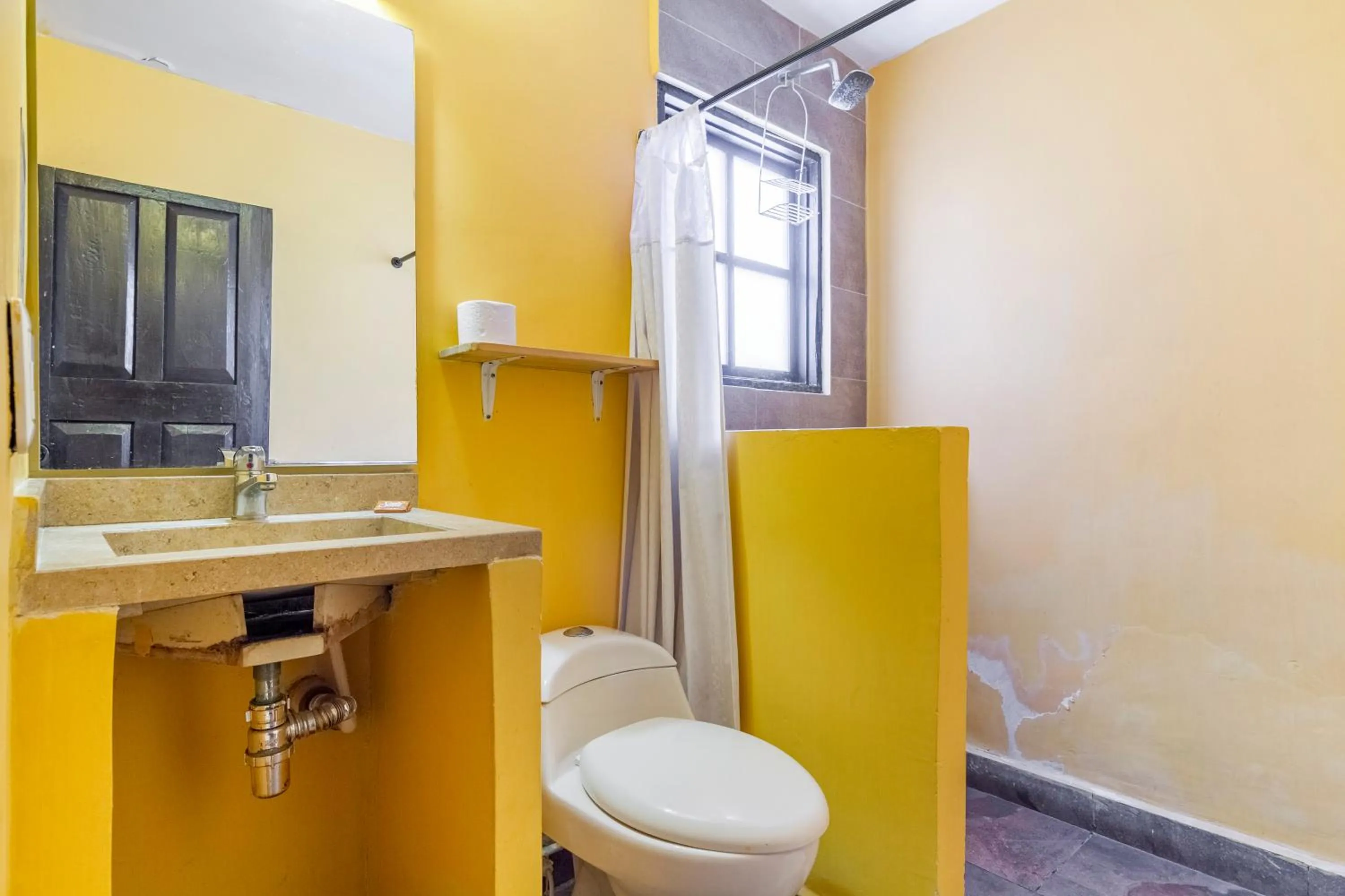 Bathroom in Gagaka Rua hostel