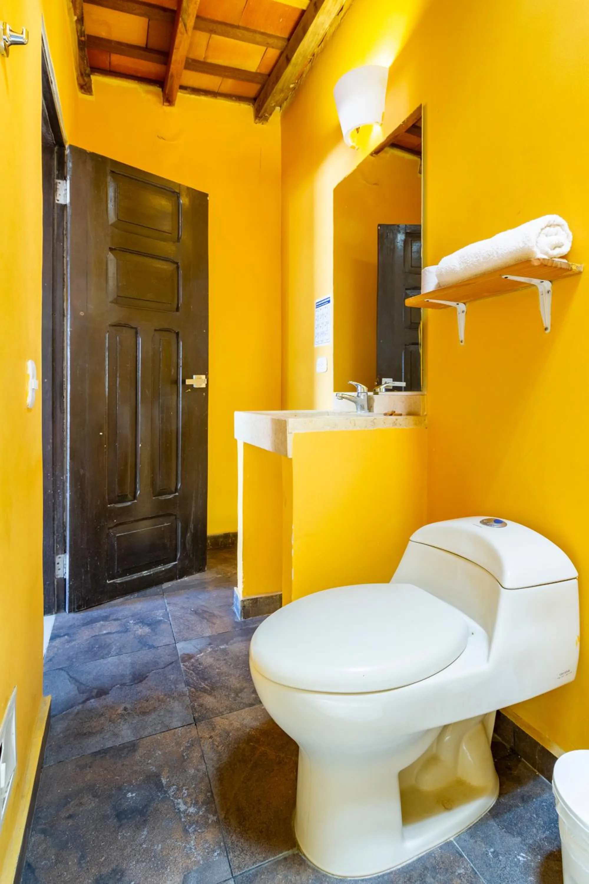 Bathroom in Gagaka Rua hostel