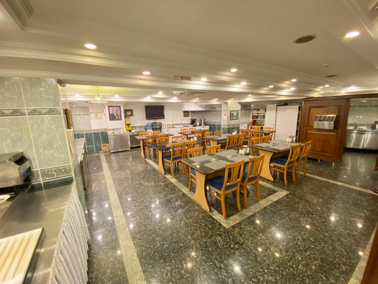 Restaurant/places to eat in Hotel Büyük Levent