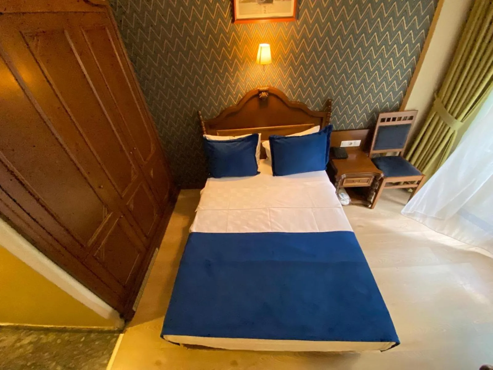 Photo of the whole room, Bed in Hotel Büyük Levent