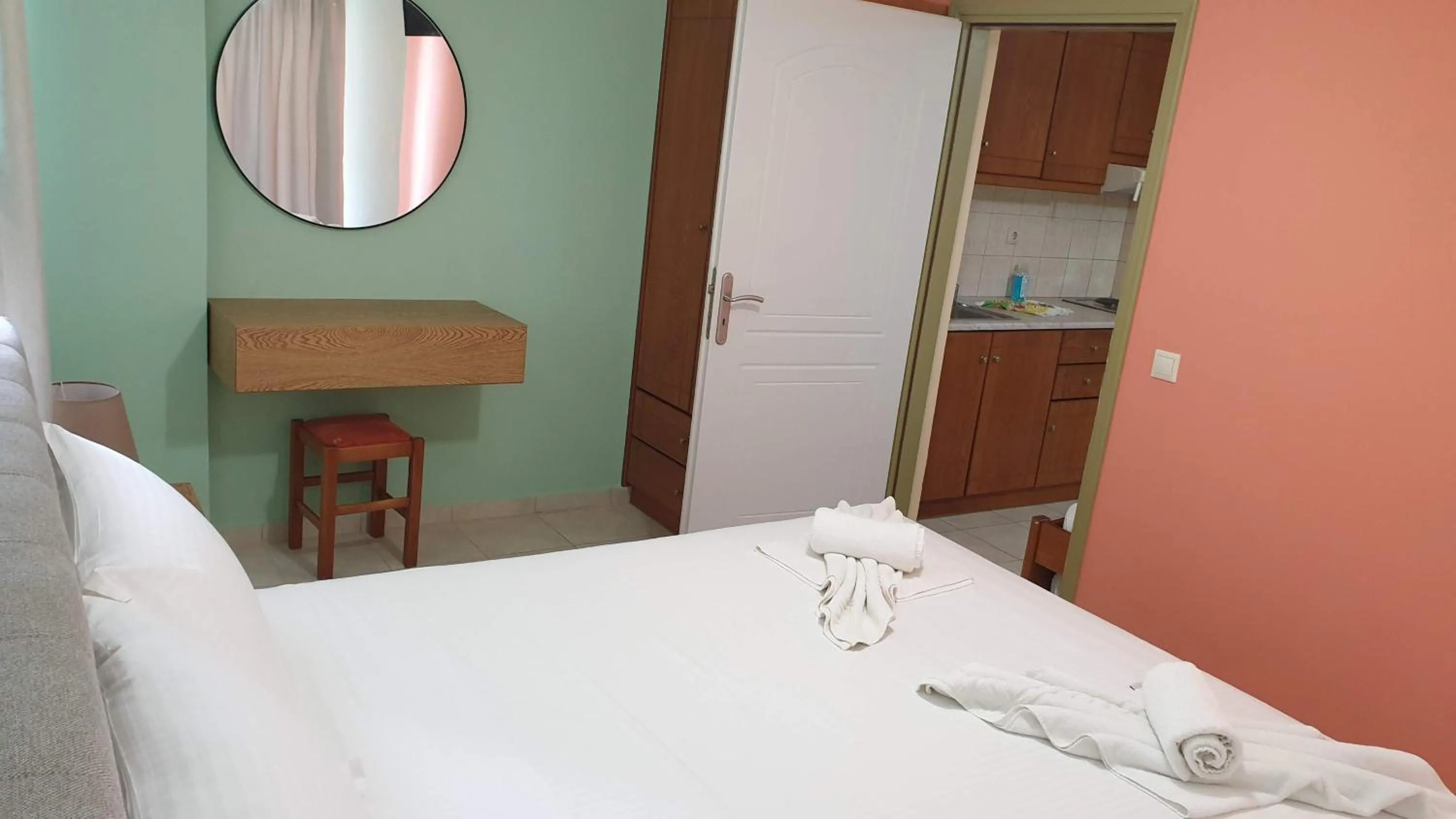 Bed in Bayside Apartments