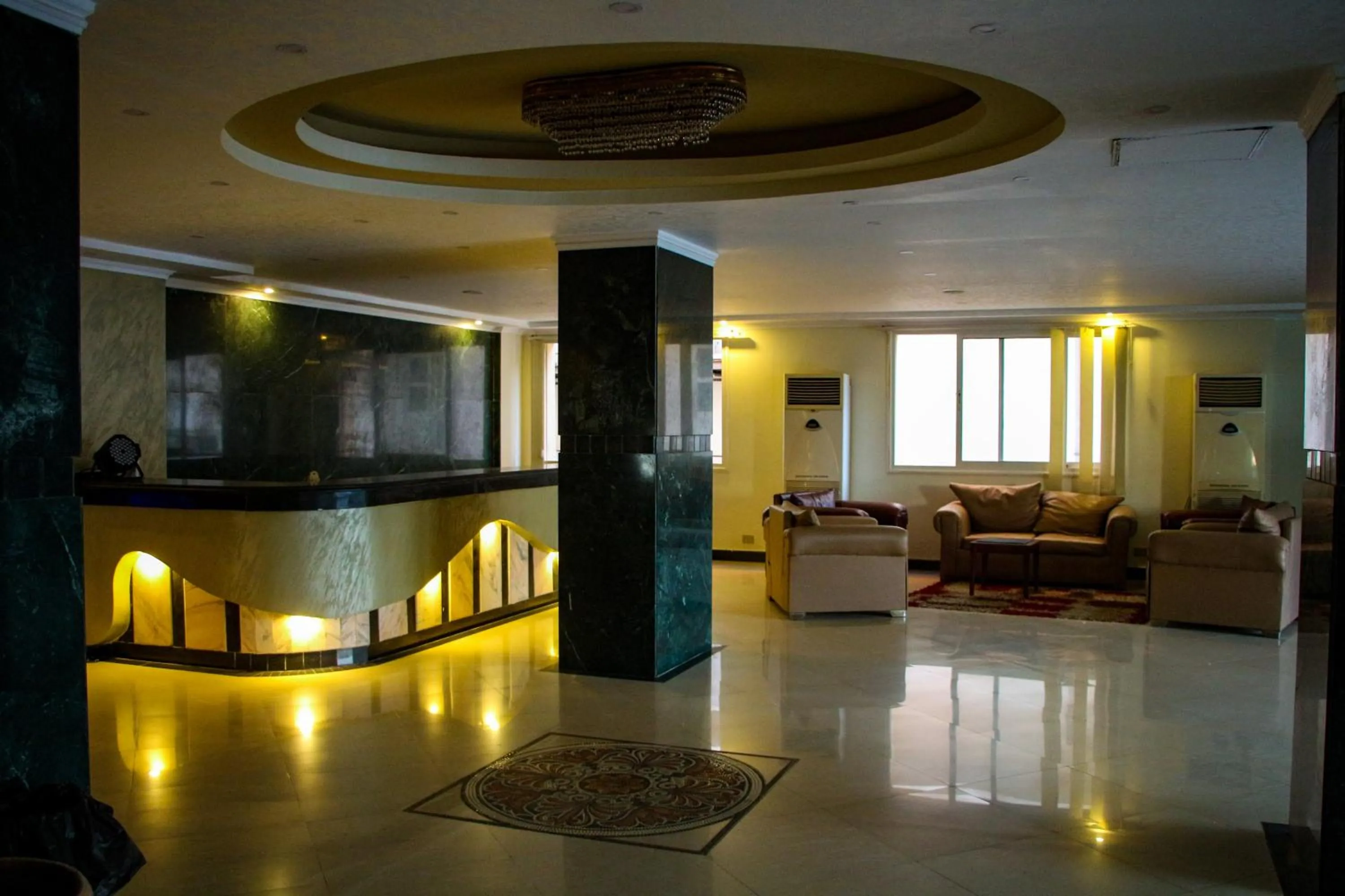 Boulevard Apartment Hotel