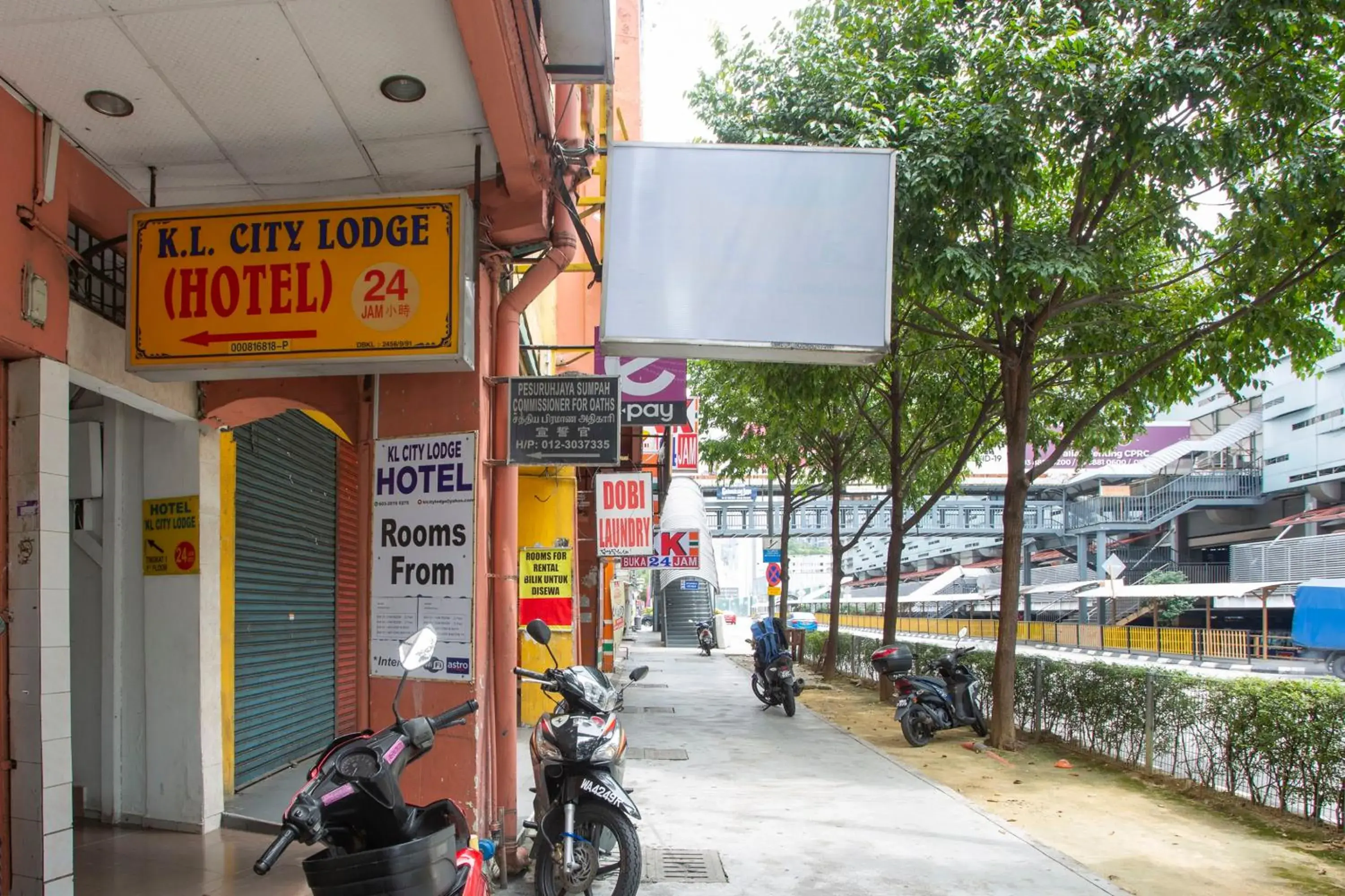 Property building in OYO 90160 Kl City Lodge
