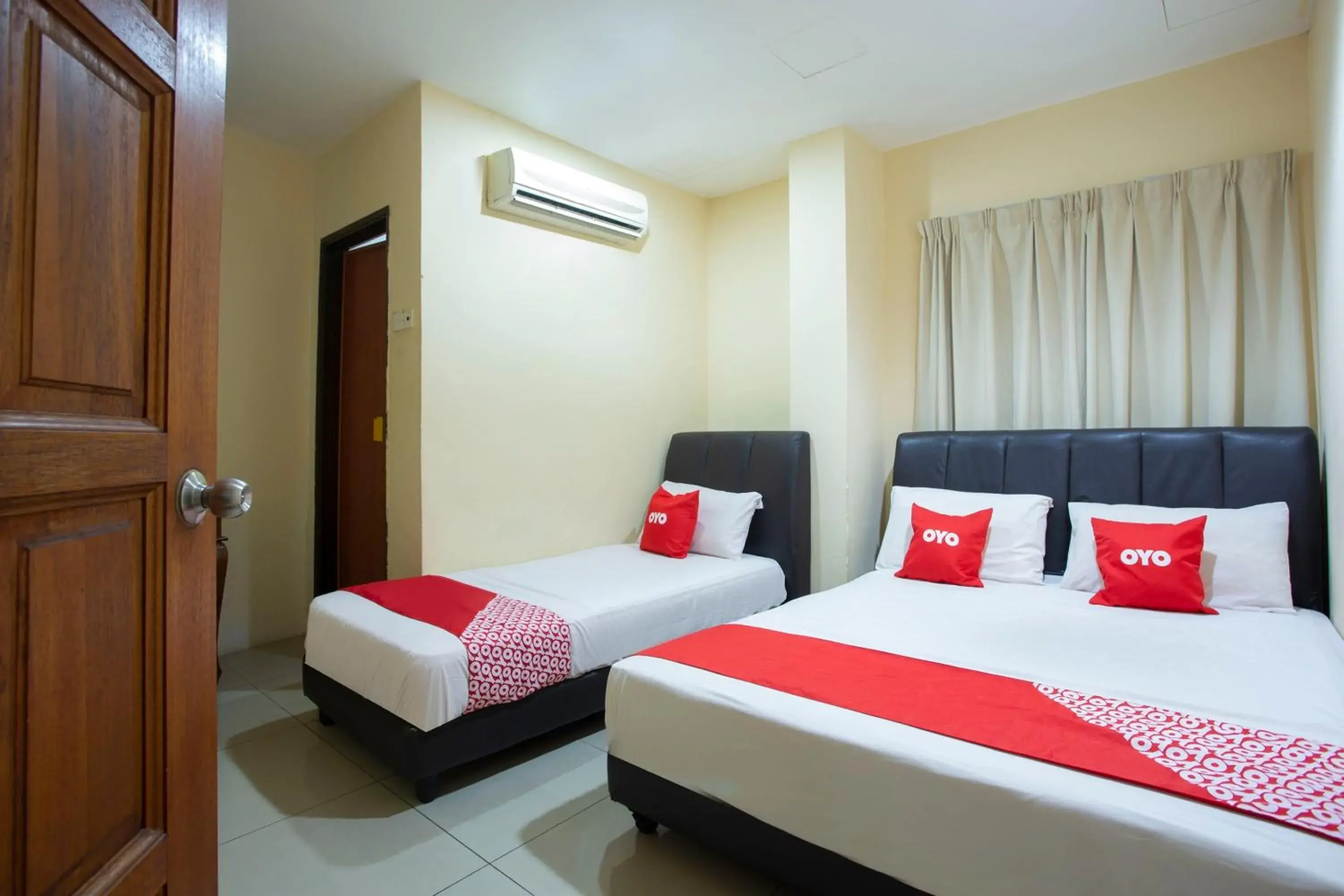 Photo of the whole room, Bed in OYO 90160 Kl City Lodge