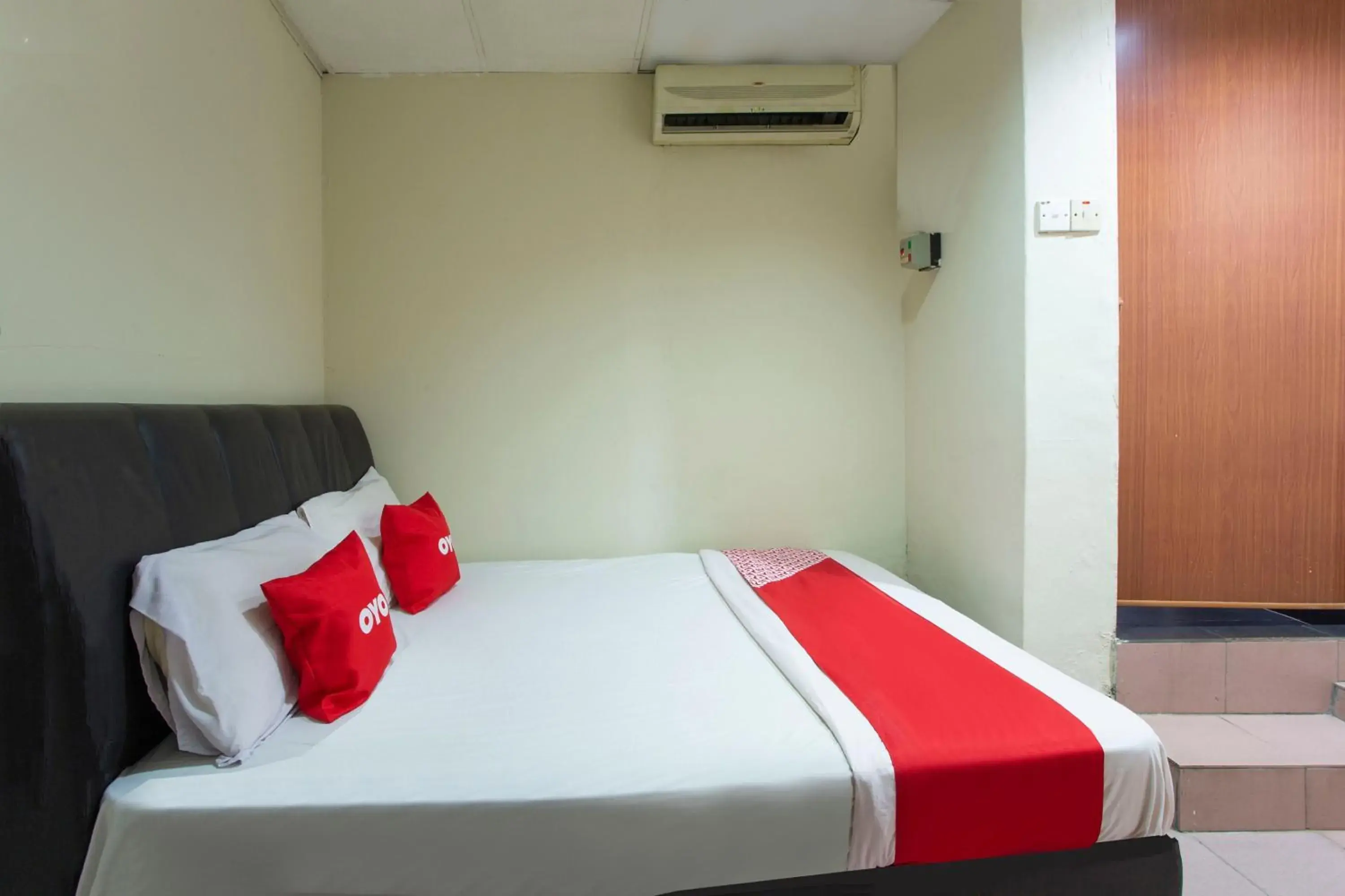 Bedroom, Bed in OYO 90160 Kl City Lodge