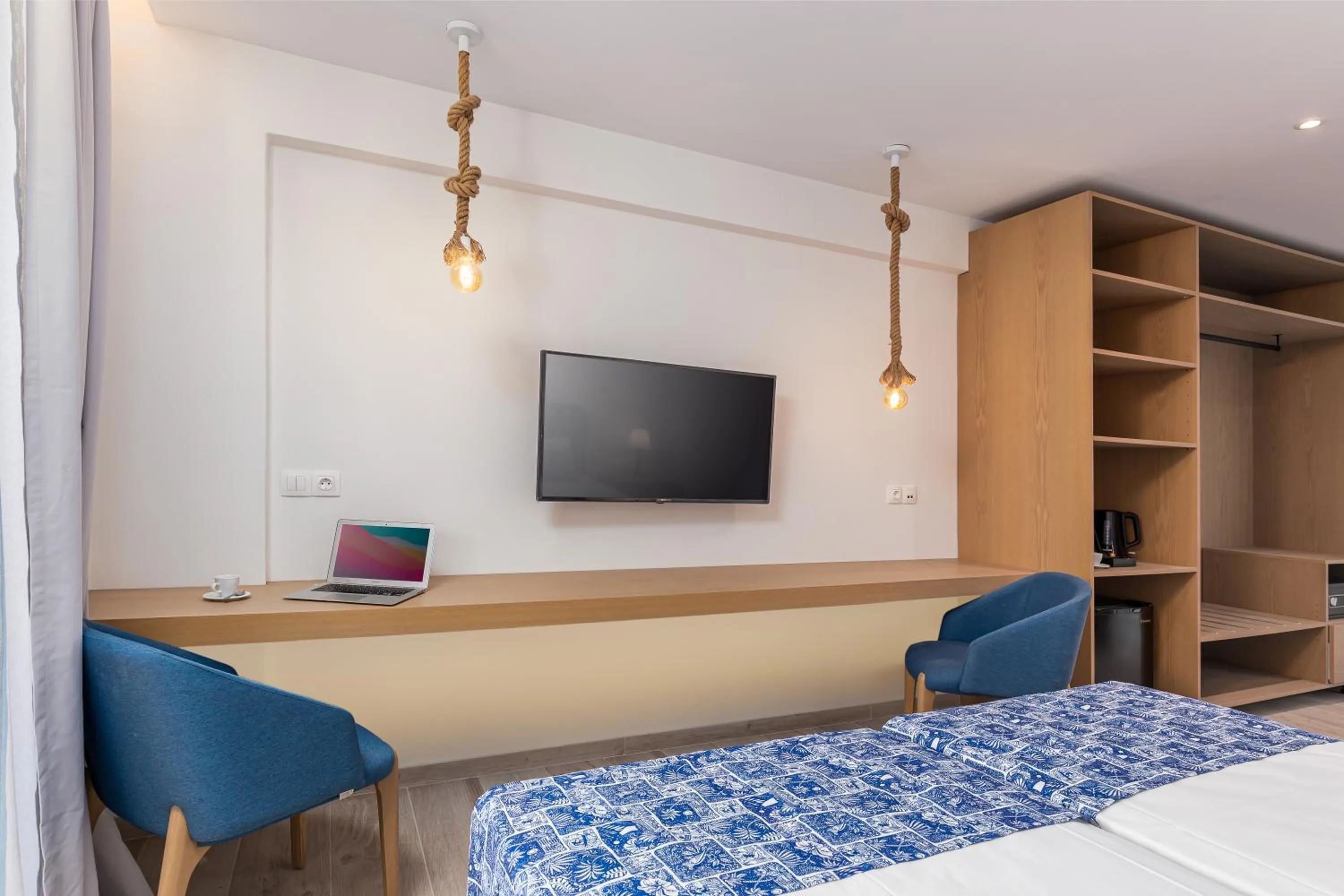 TV and multimedia, Bed in Sirocco Hotel