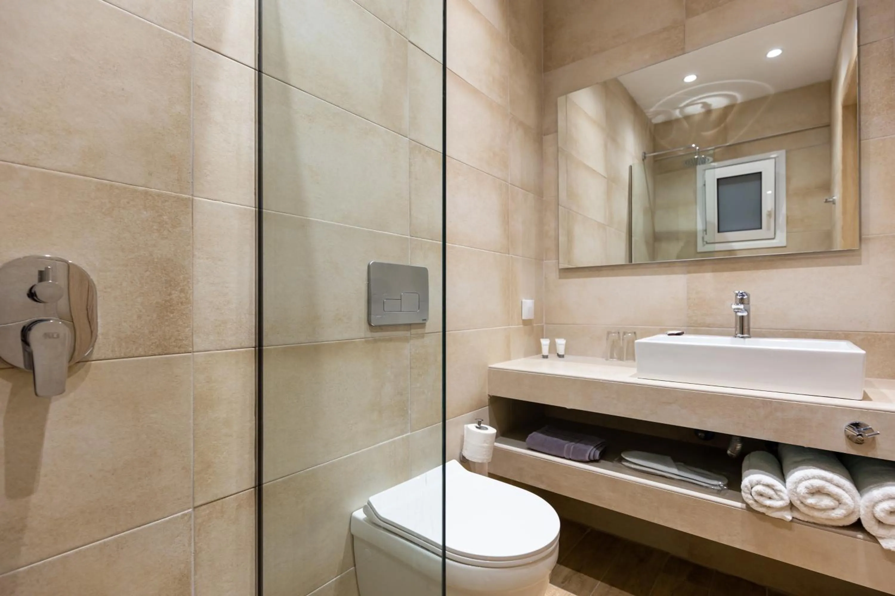 Bathroom in Sirocco Hotel