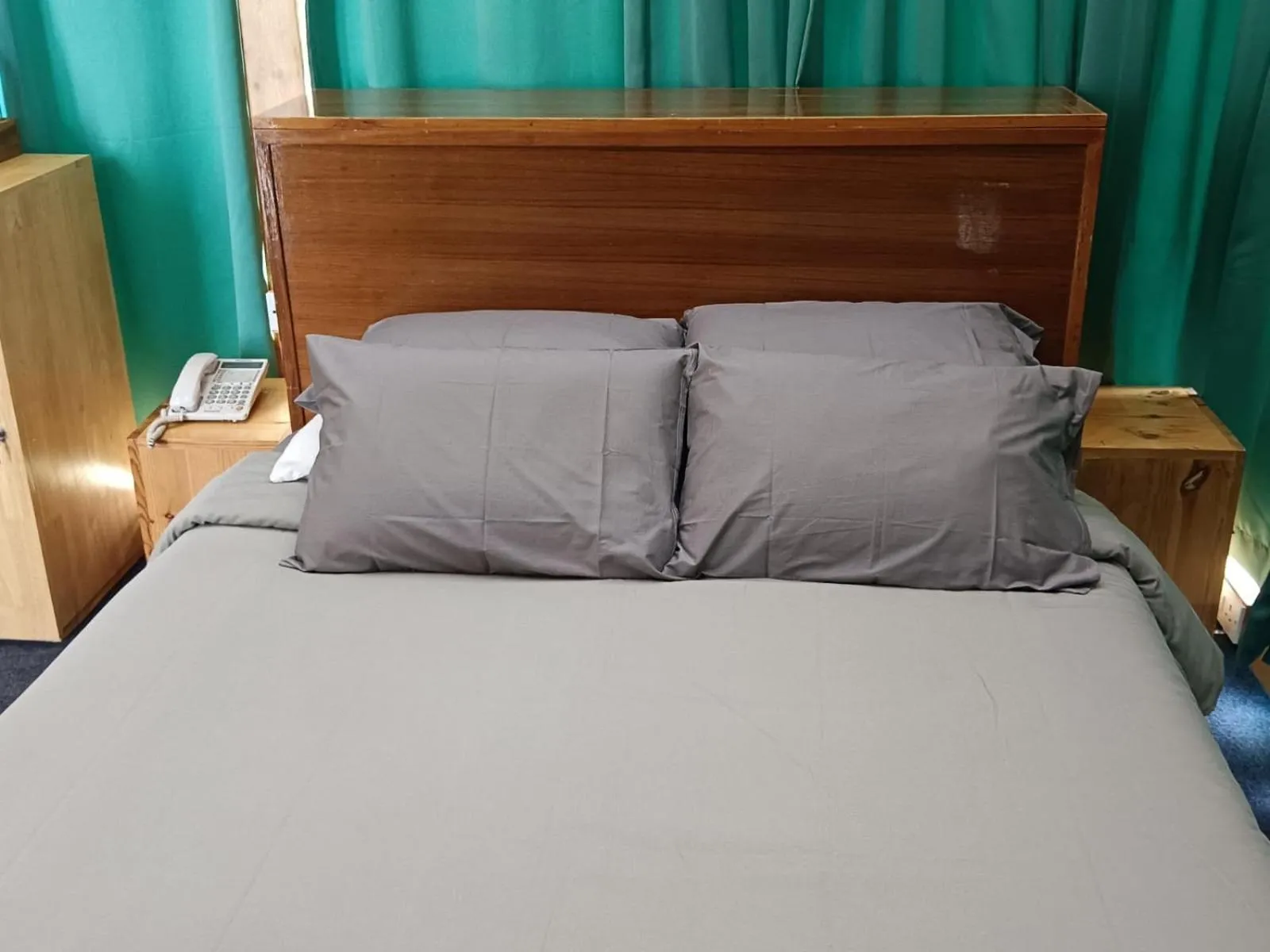 Bedroom, Bed in COTTAGES BY THE CREEK.