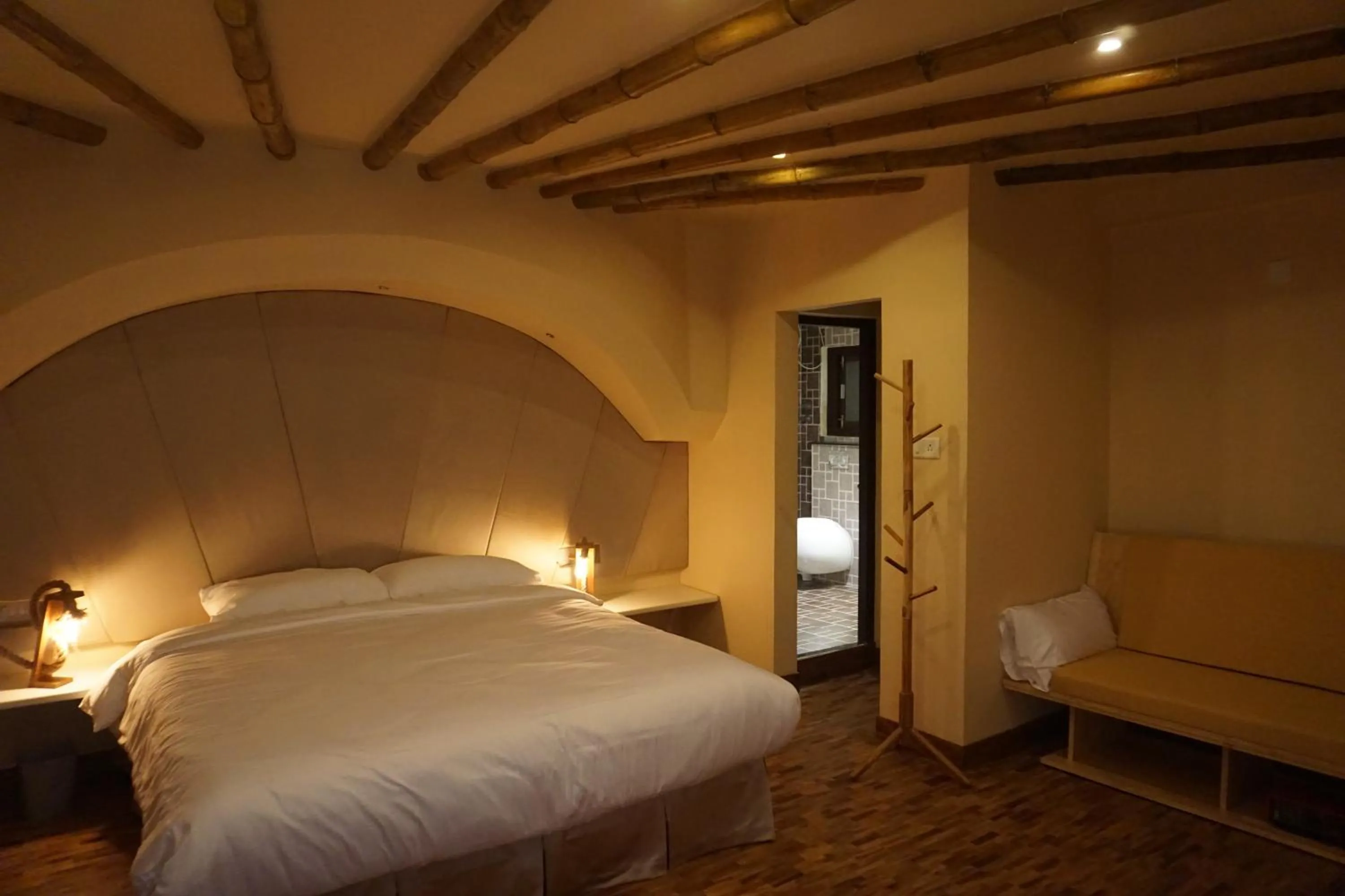 Photo of the whole room, Bed in COTTAGES BY THE CREEK.