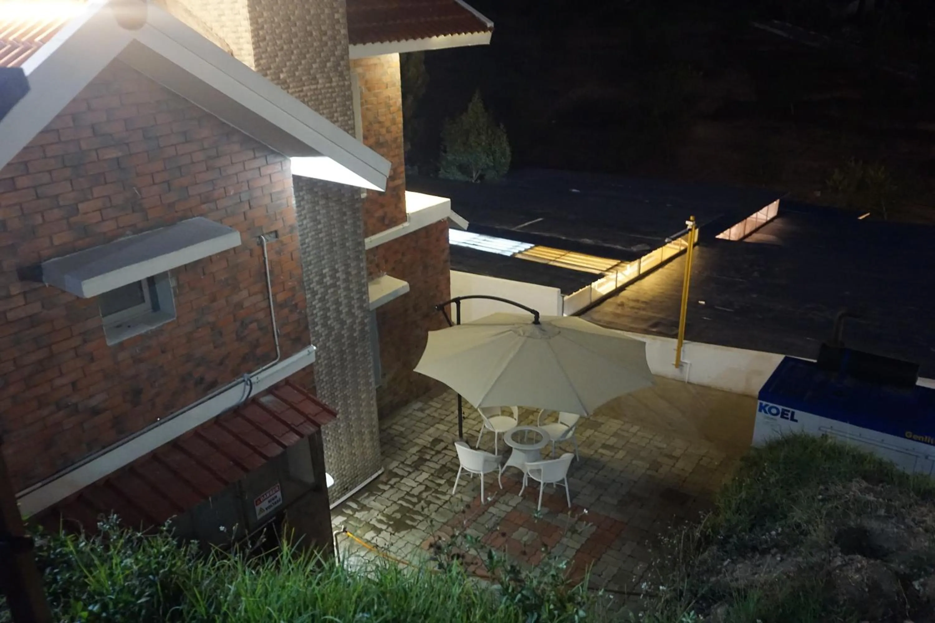 Restaurant/places to eat in COTTAGES BY THE CREEK.