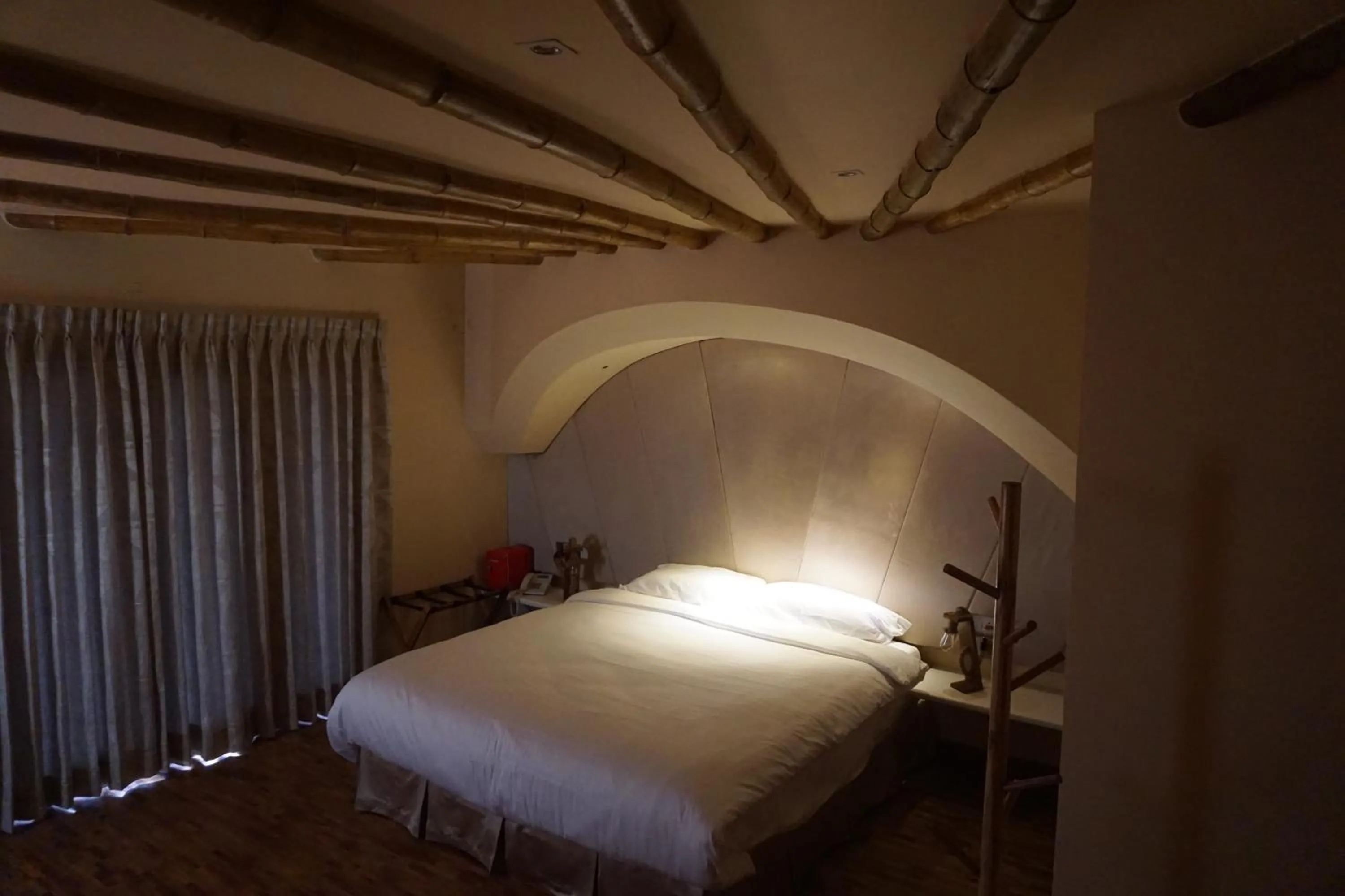 Bedroom, Bed in COTTAGES BY THE CREEK.