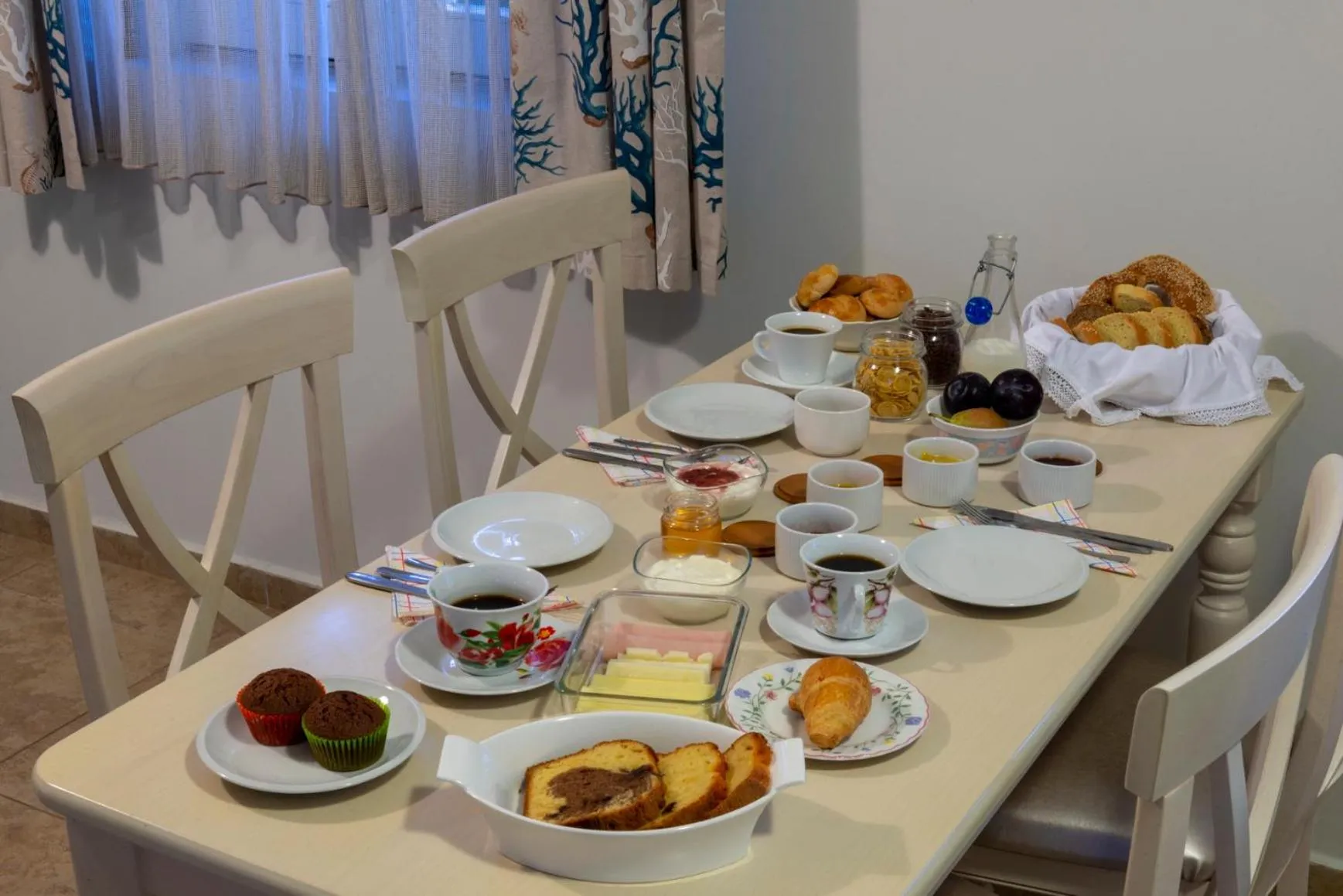 Breakfast in Nautilus Luxury Suites