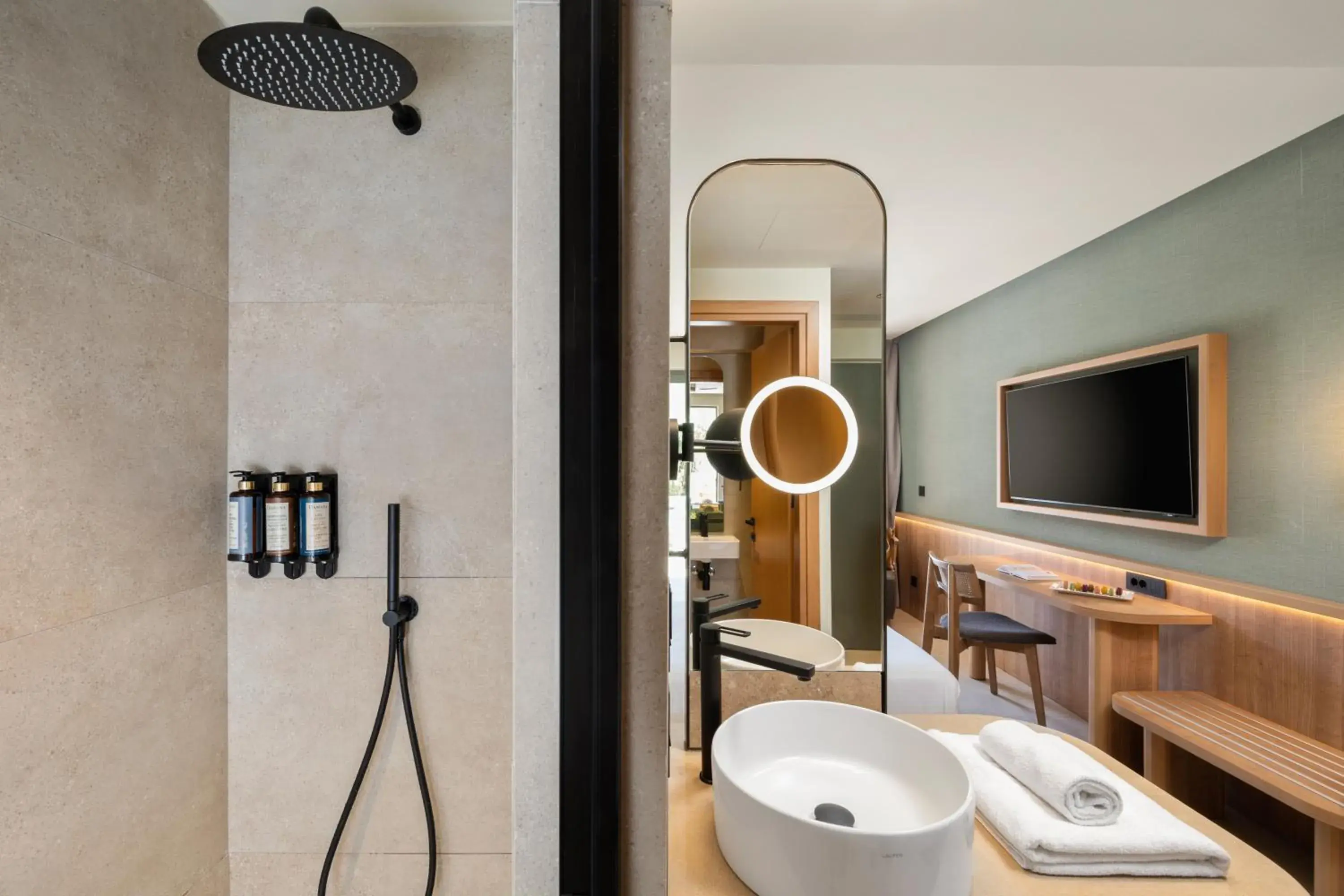 Bathroom in SENTIDO Apollo Palace Bathroom in SENTIDO Apollo Palace