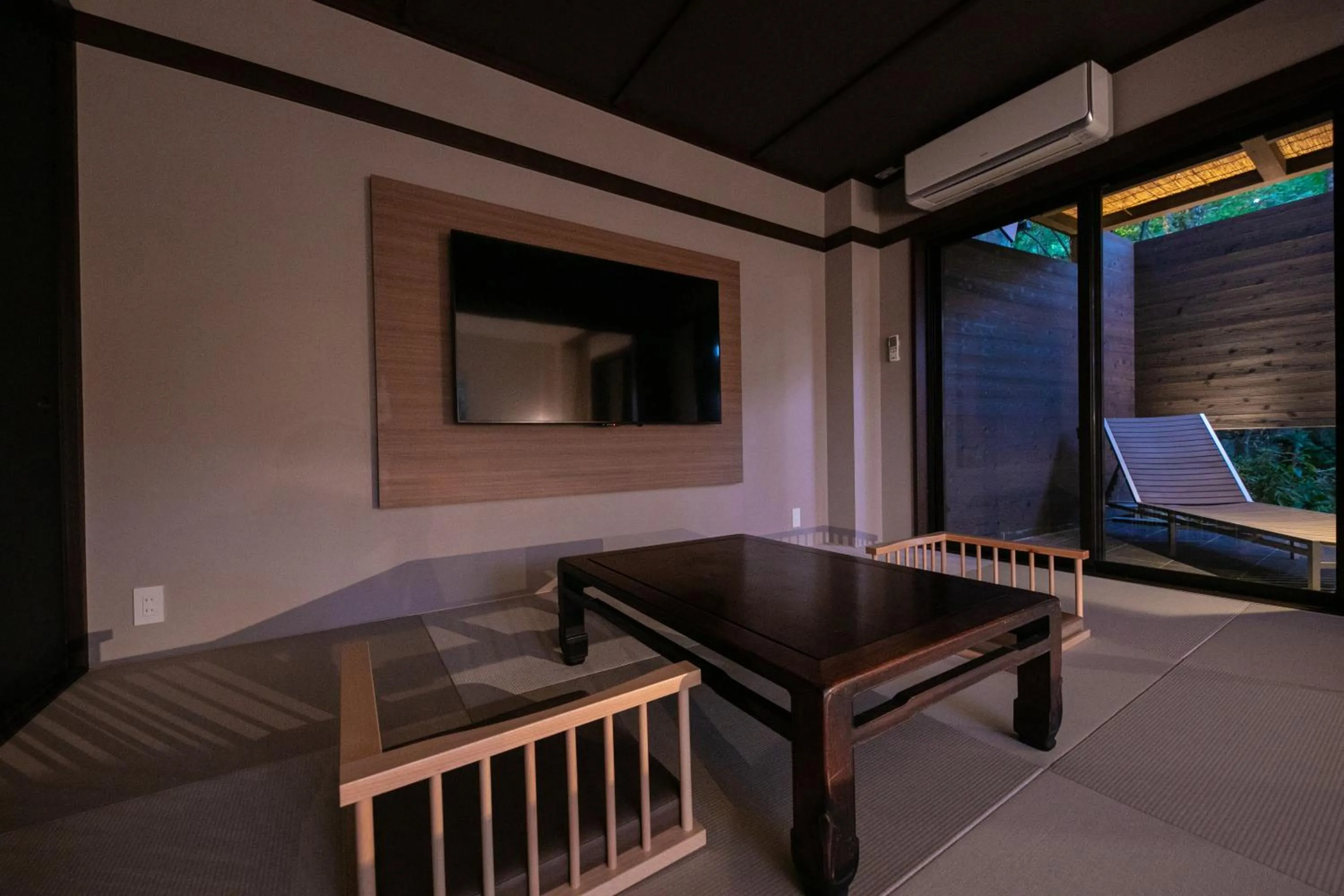 Living room in Saigakukan