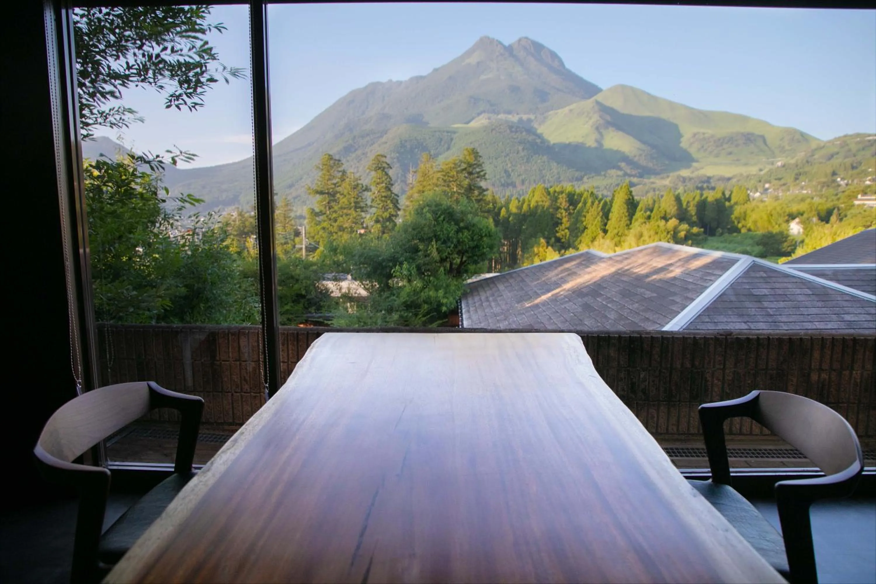 Restaurant/places to eat in Saigakukan