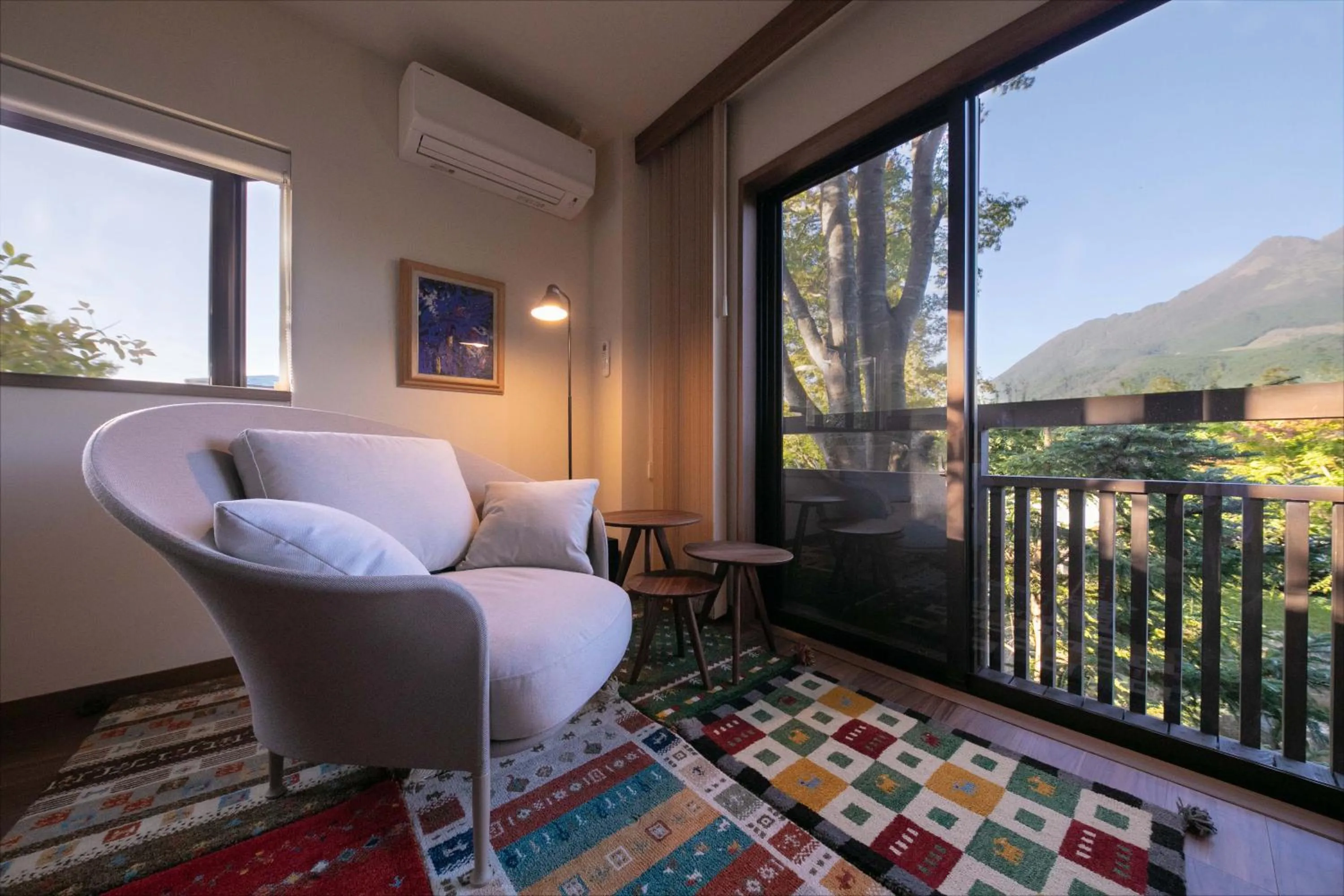 Living room in Saigakukan