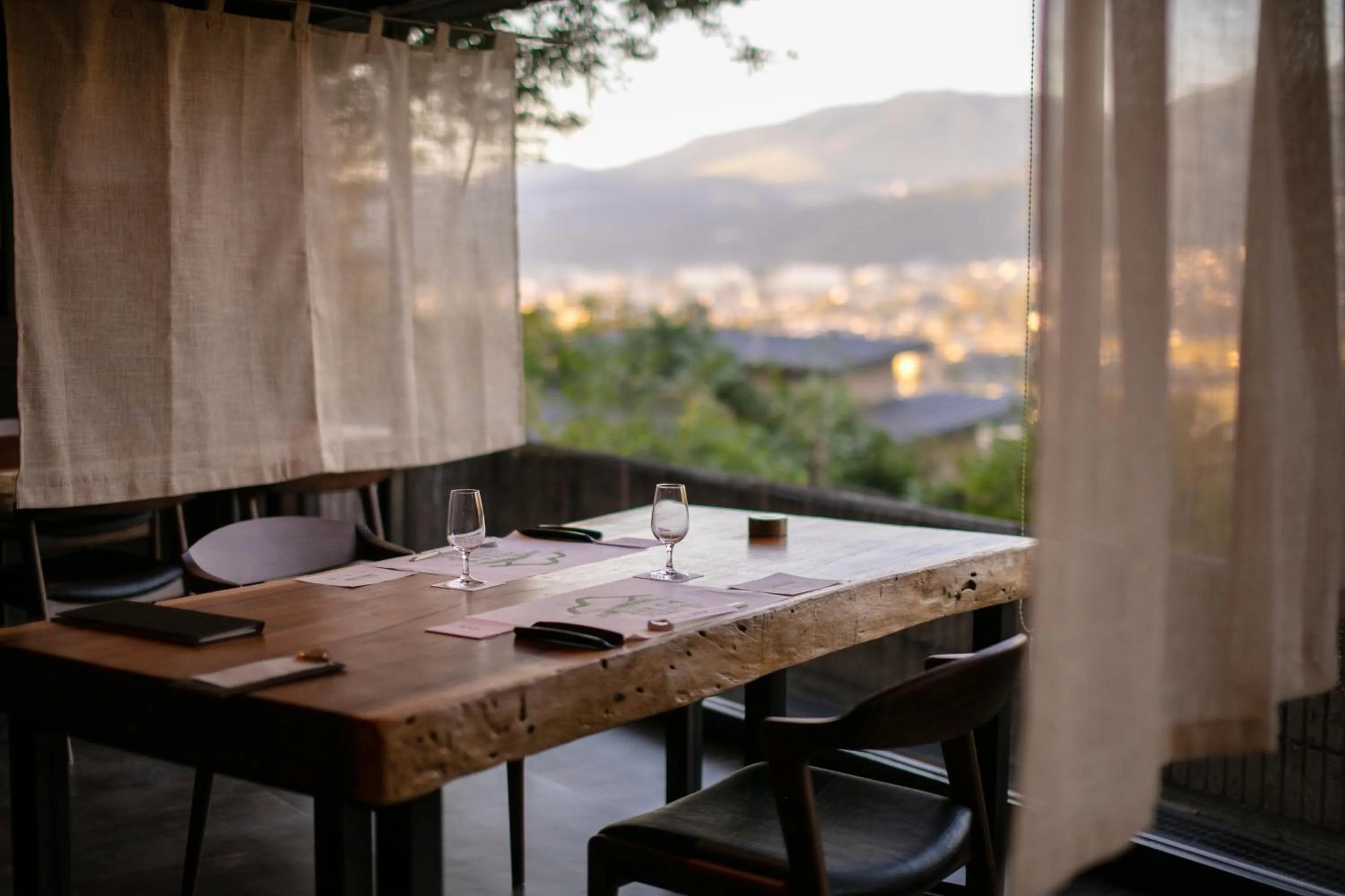 Restaurant/places to eat in Saigakukan