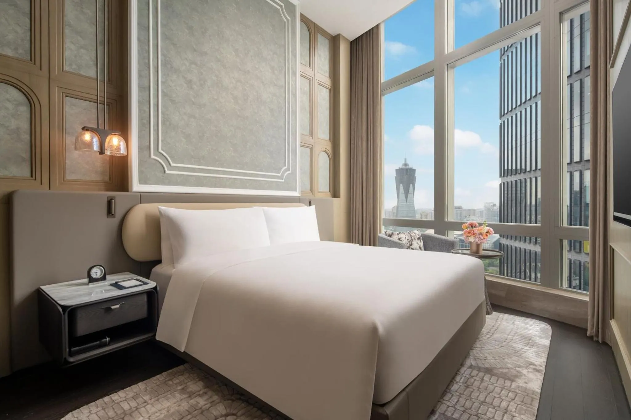 Photo of the whole room, Bed in InterContinental Hangzhou Wulin by IHG