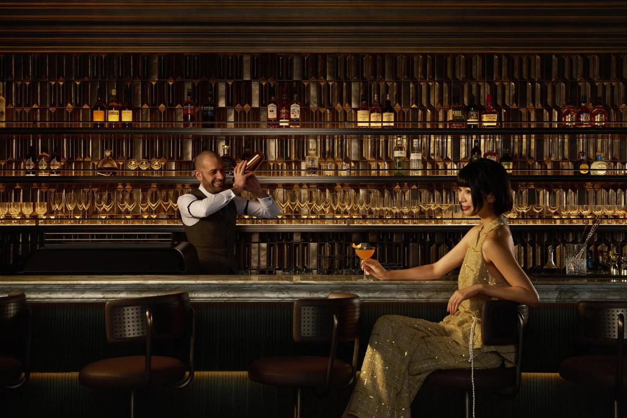 Lounge or bar in Hangzhou Wulin GDA Hotel, Vignette Collection - Nearby the iconic Wulin Square, with only a few minutes' walk to the West Lake