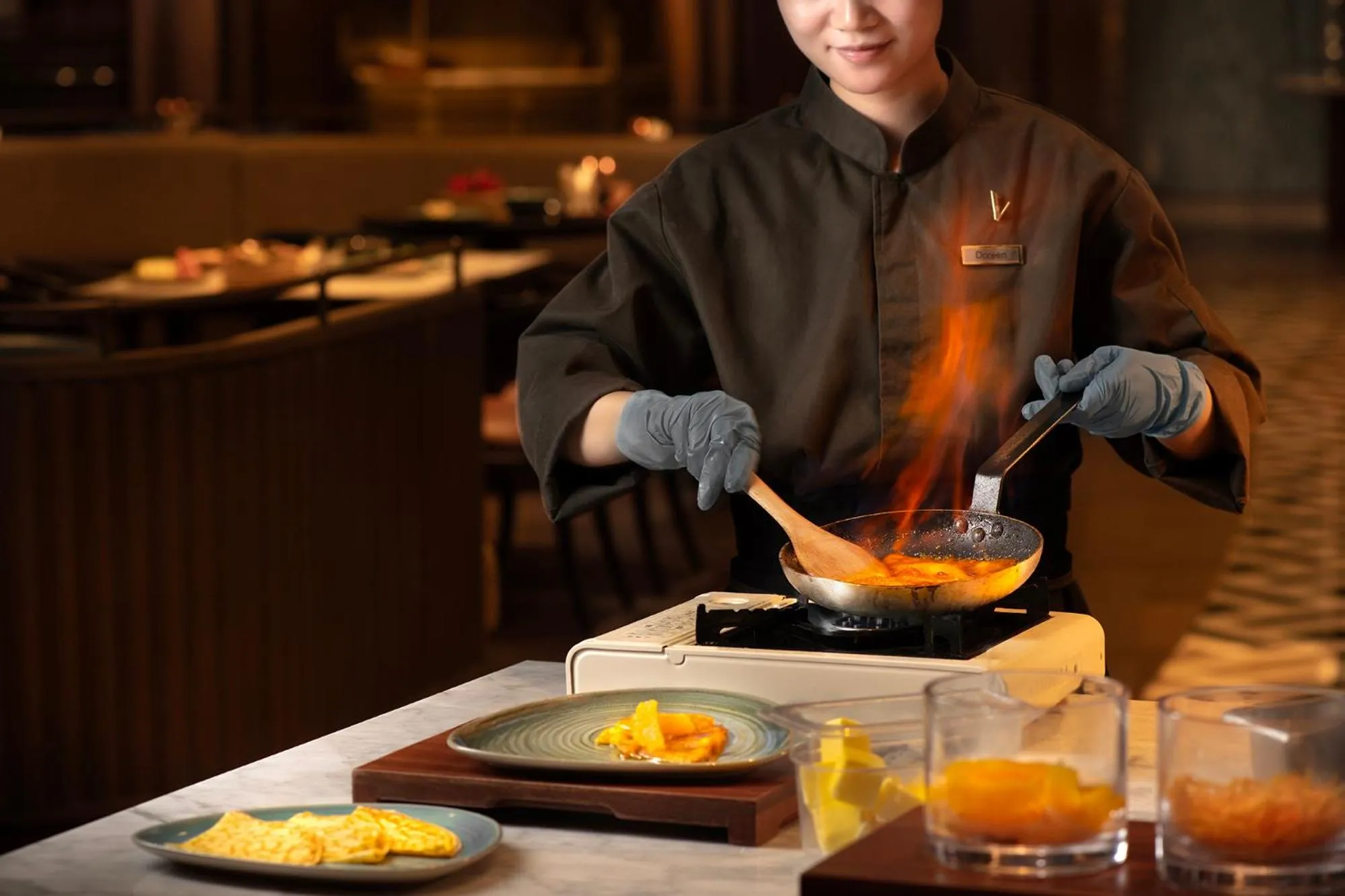 Dinner in Hangzhou Wulin GDA Hotel, Vignette Collection - Nearby the iconic Wulin Square, with only a few minutes' walk to the West Lake