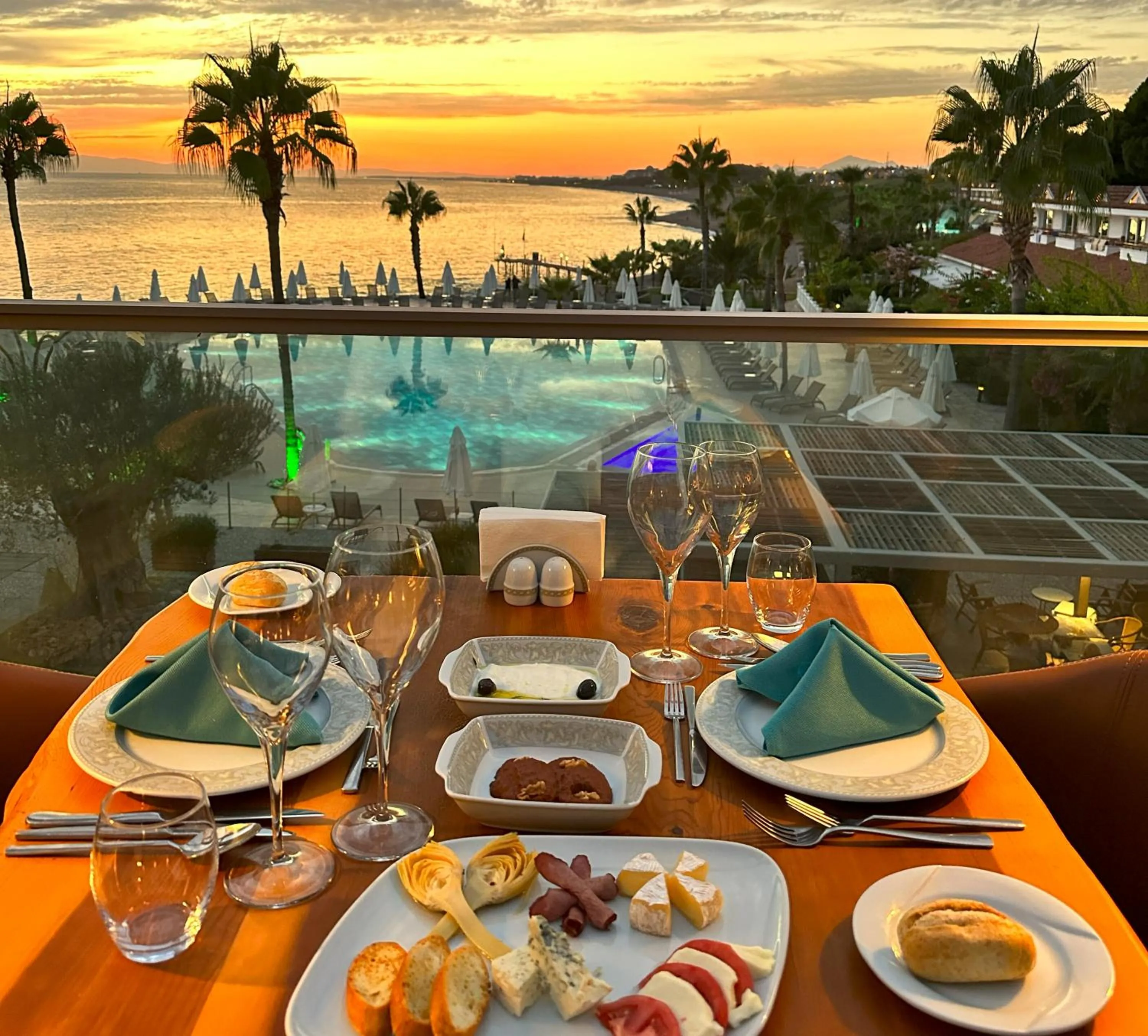 Restaurant/places to eat in Flora Garden Beach Hotel - Adults Only 16 Plus - Couples Concept