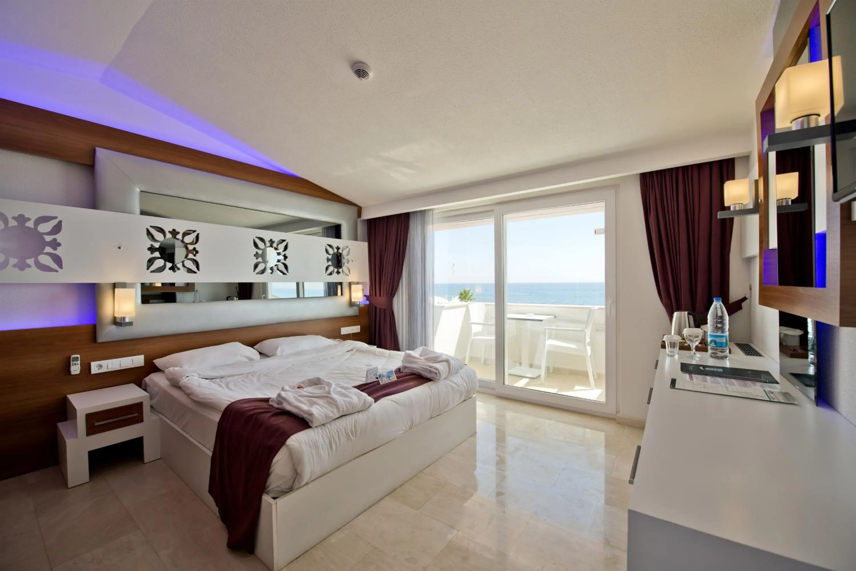 Day, Bed in Flora Garden Beach Hotel - Adults Only 16 Plus - Couples Concept
