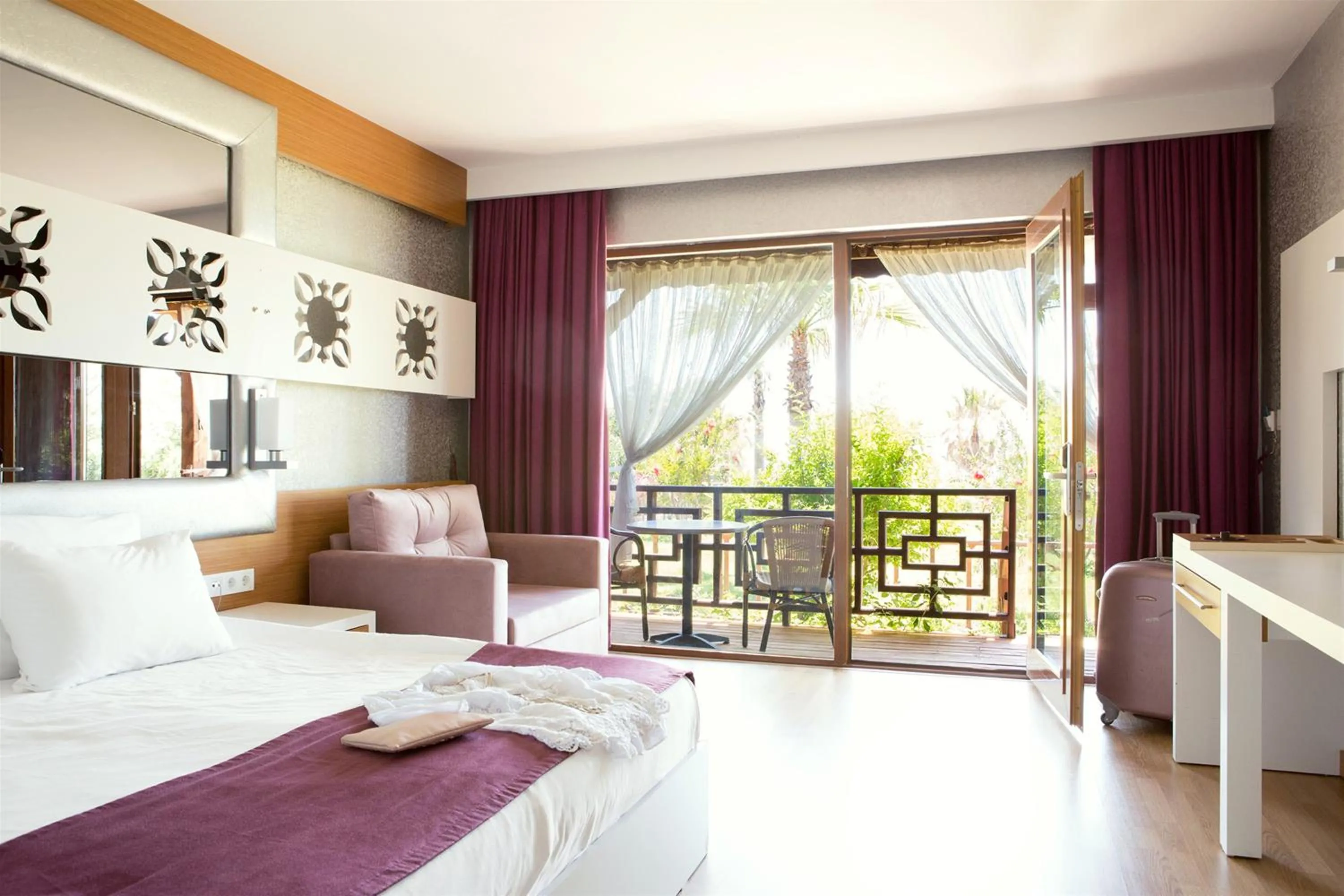 Day, Bed in Flora Garden Beach Hotel - Adults Only 16 Plus - Couples Concept