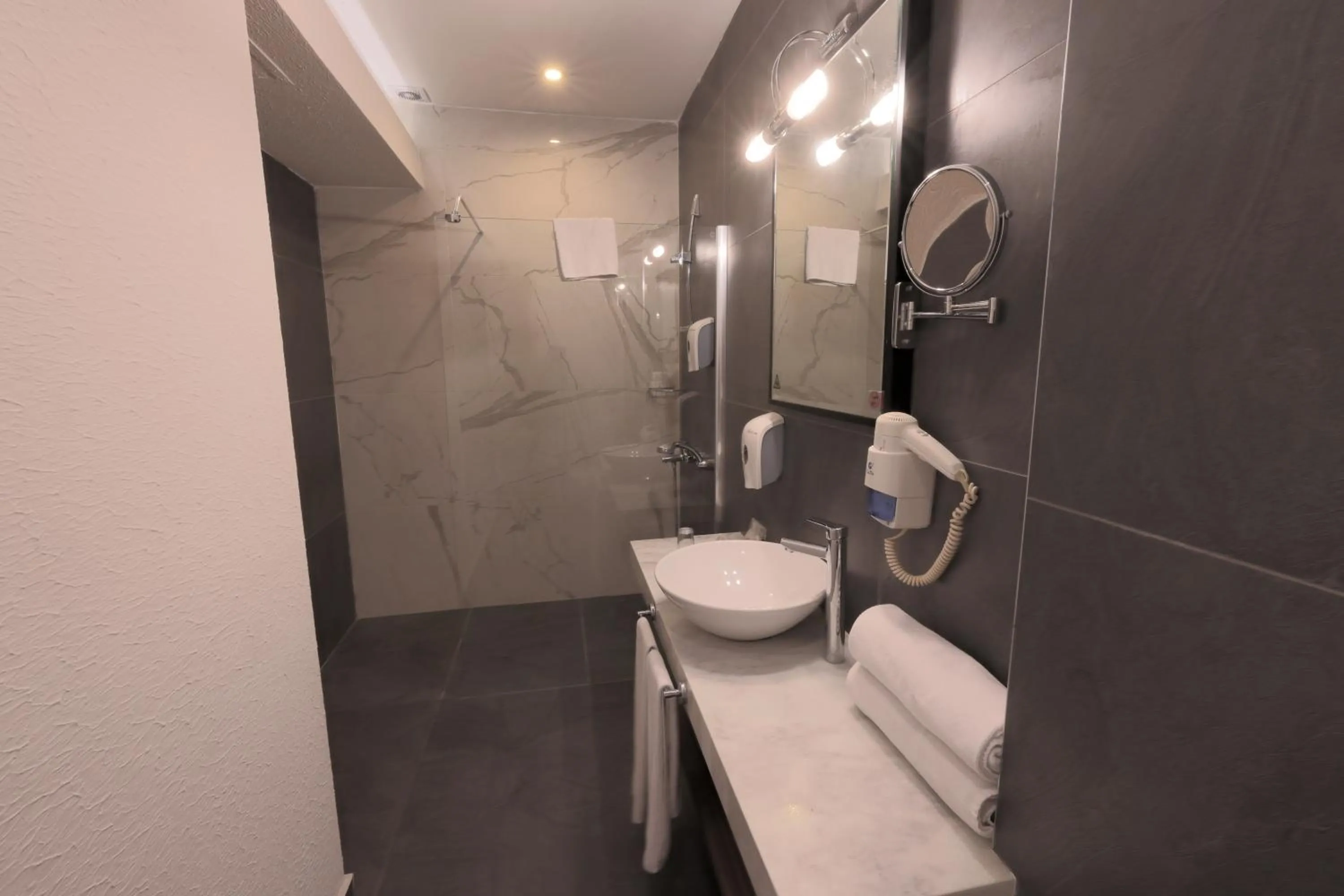 Shower in Flora Garden Beach Hotel - Adults Only 16 Plus - Couples Concept