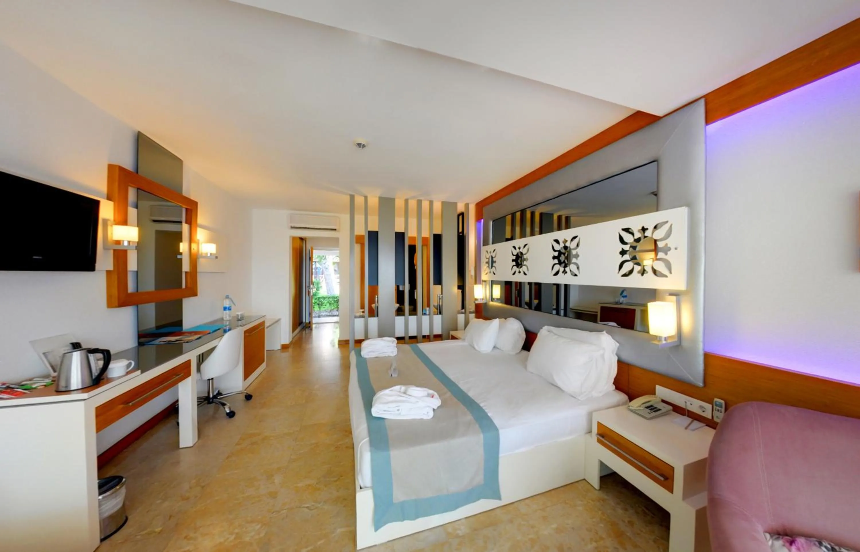 Photo of the whole room, Bed in Flora Garden Beach Hotel - Adults Only 16 Plus - Couples Concept