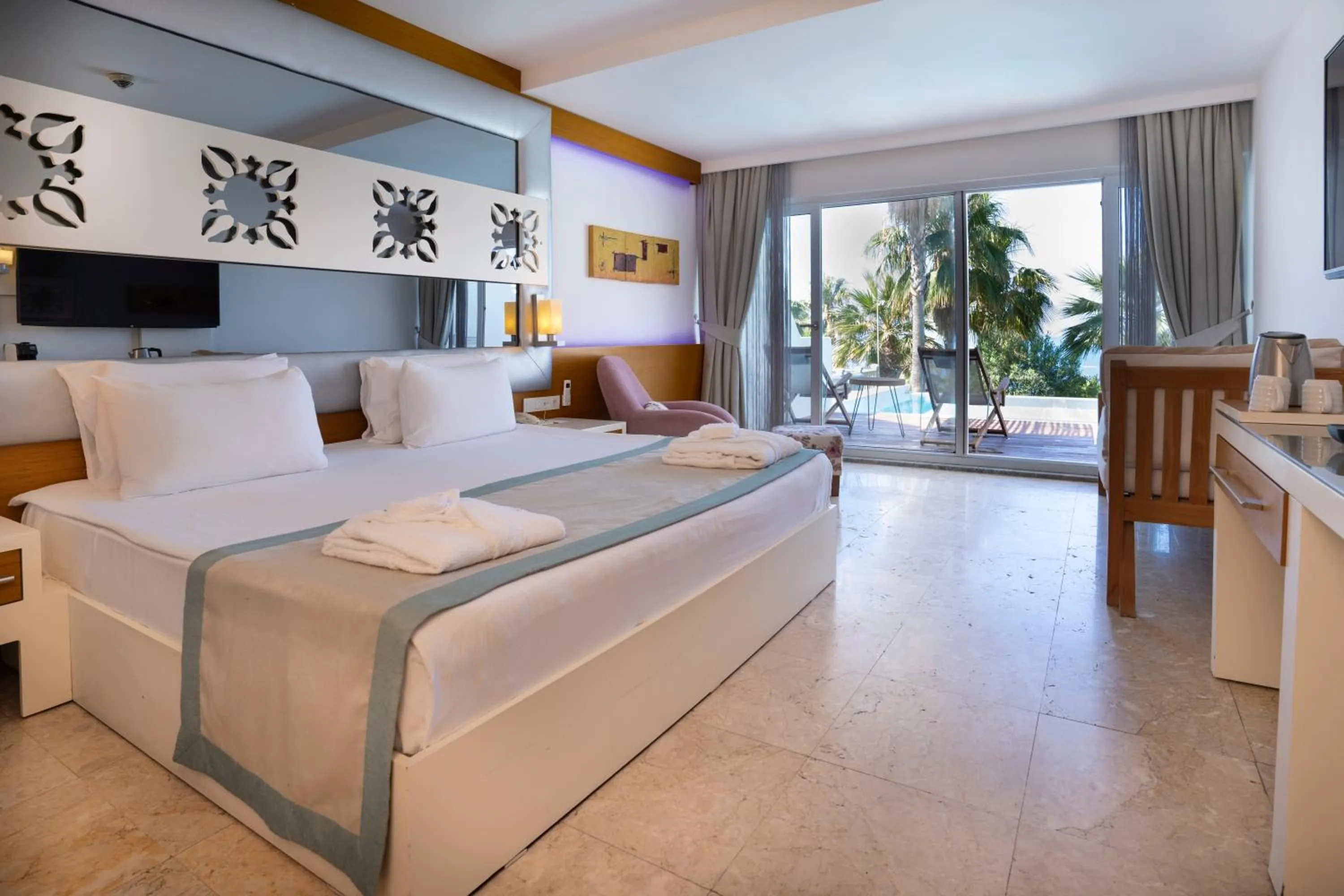 Bed in Flora Garden Beach Hotel - Adults Only 16 Plus - Couples Concept