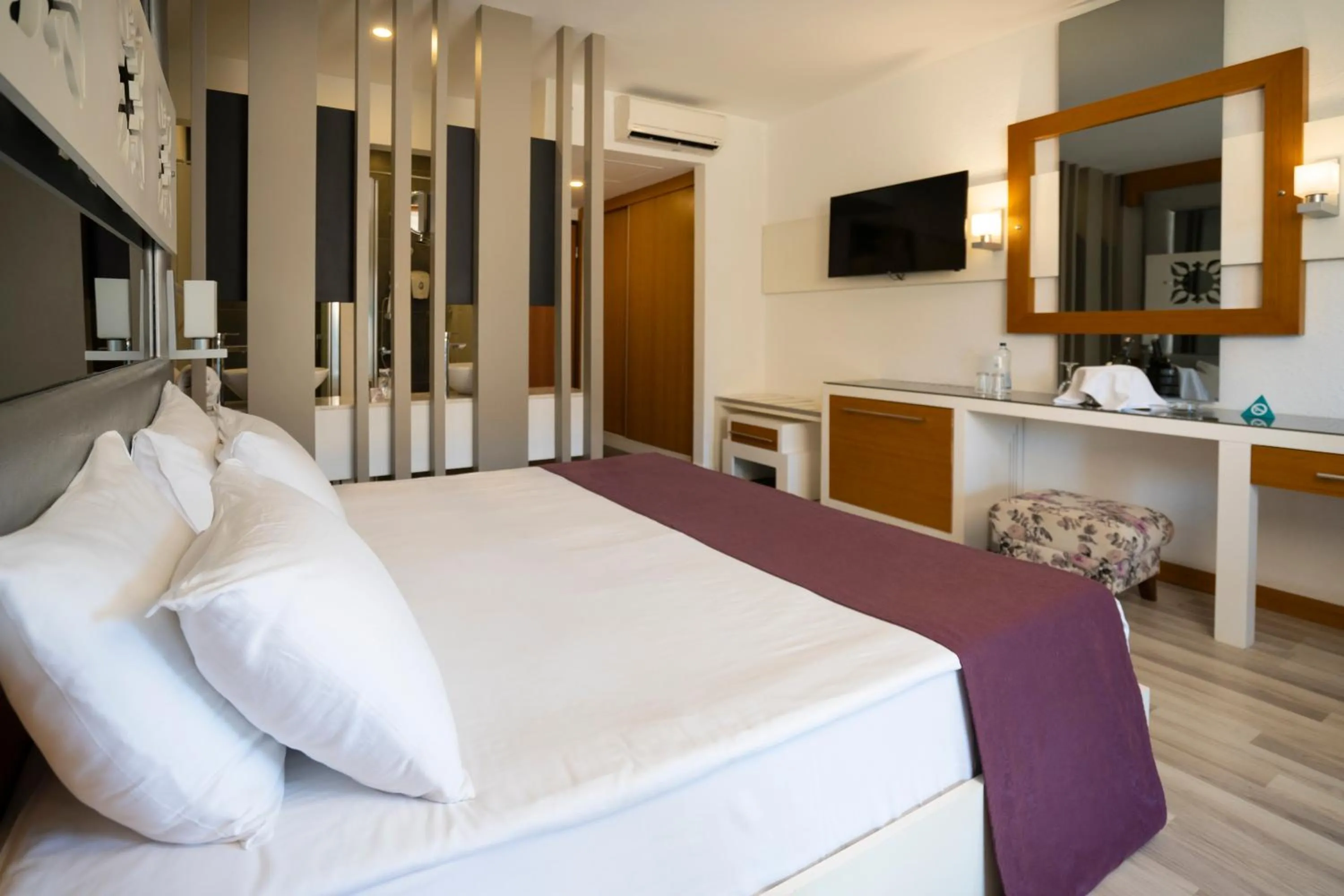 Photo of the whole room, Bed in Flora Garden Beach Hotel - Adults Only 16 Plus - Couples Concept
