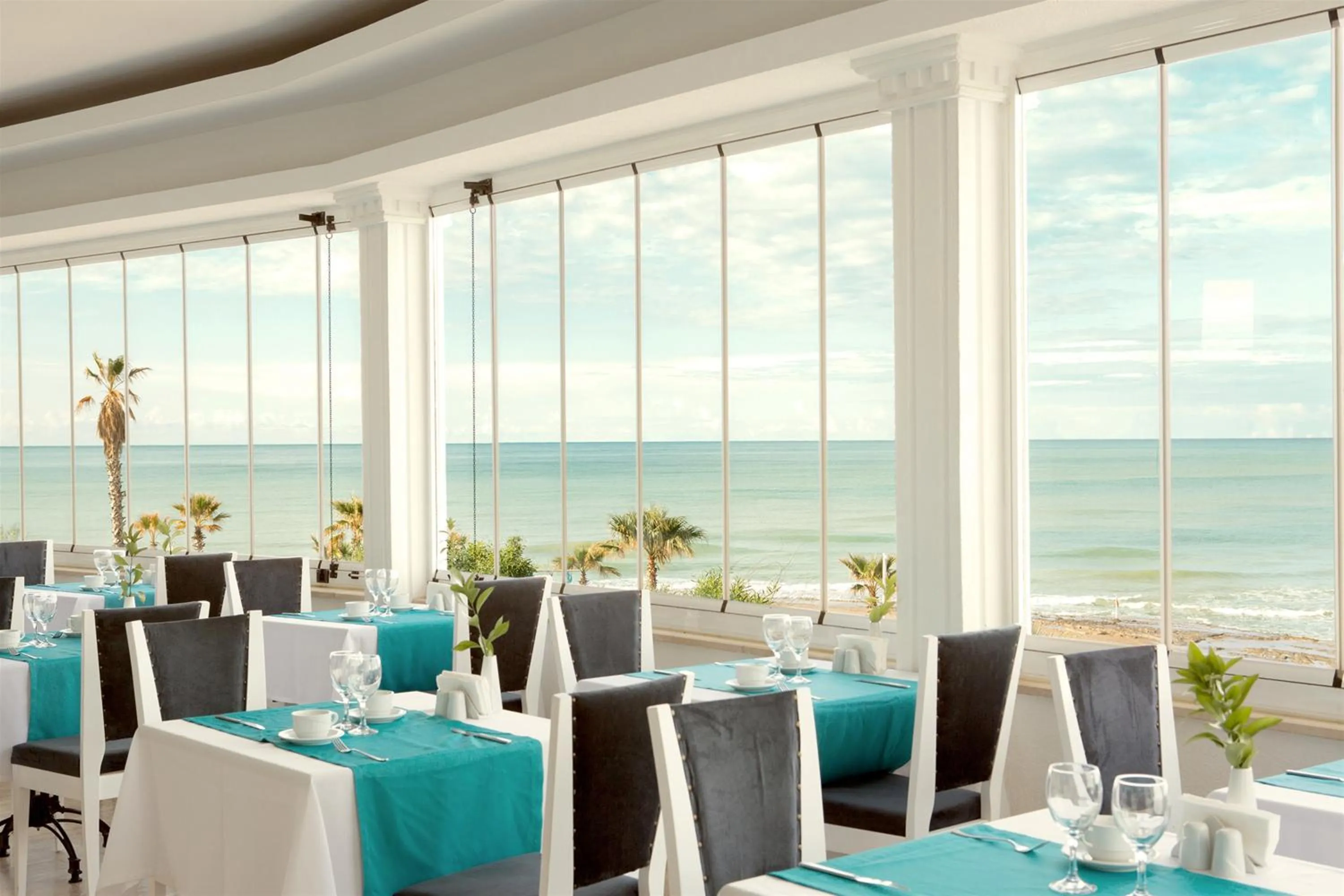 Restaurant/places to eat in Flora Garden Beach Hotel - Adults Only 16 Plus - Couples Concept