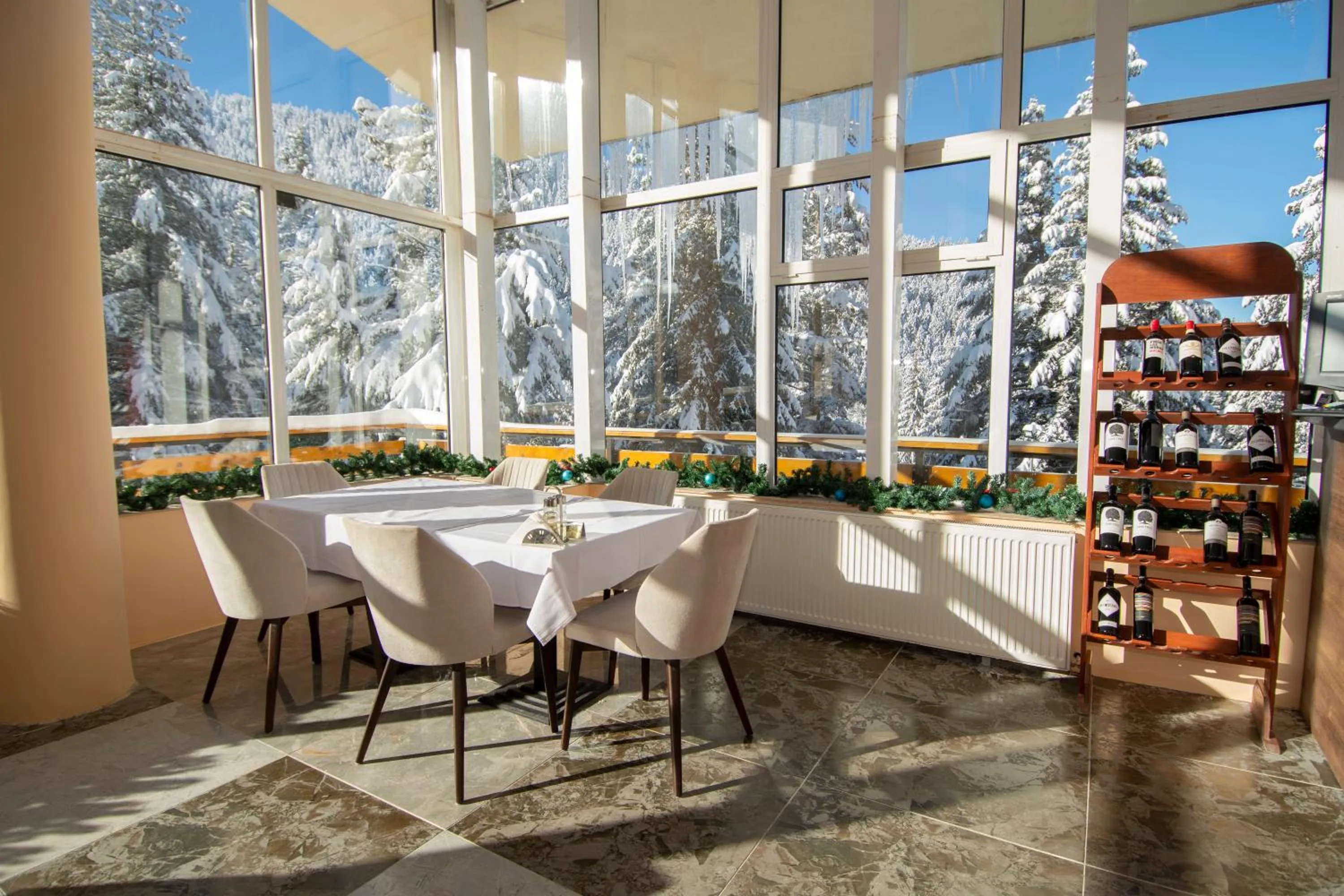 Restaurant/places to eat in Hotel Malyovitsa