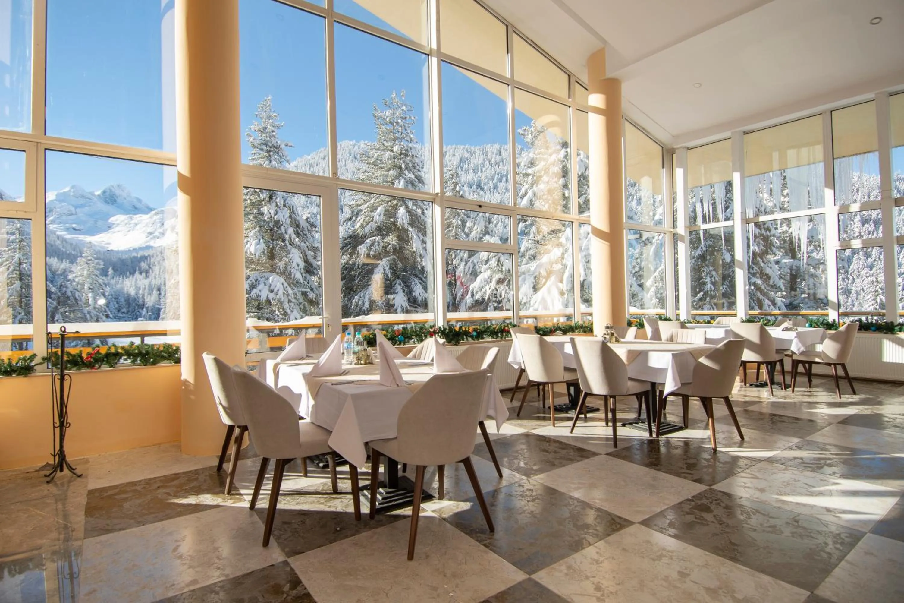 Restaurant/places to eat in Hotel Malyovitsa