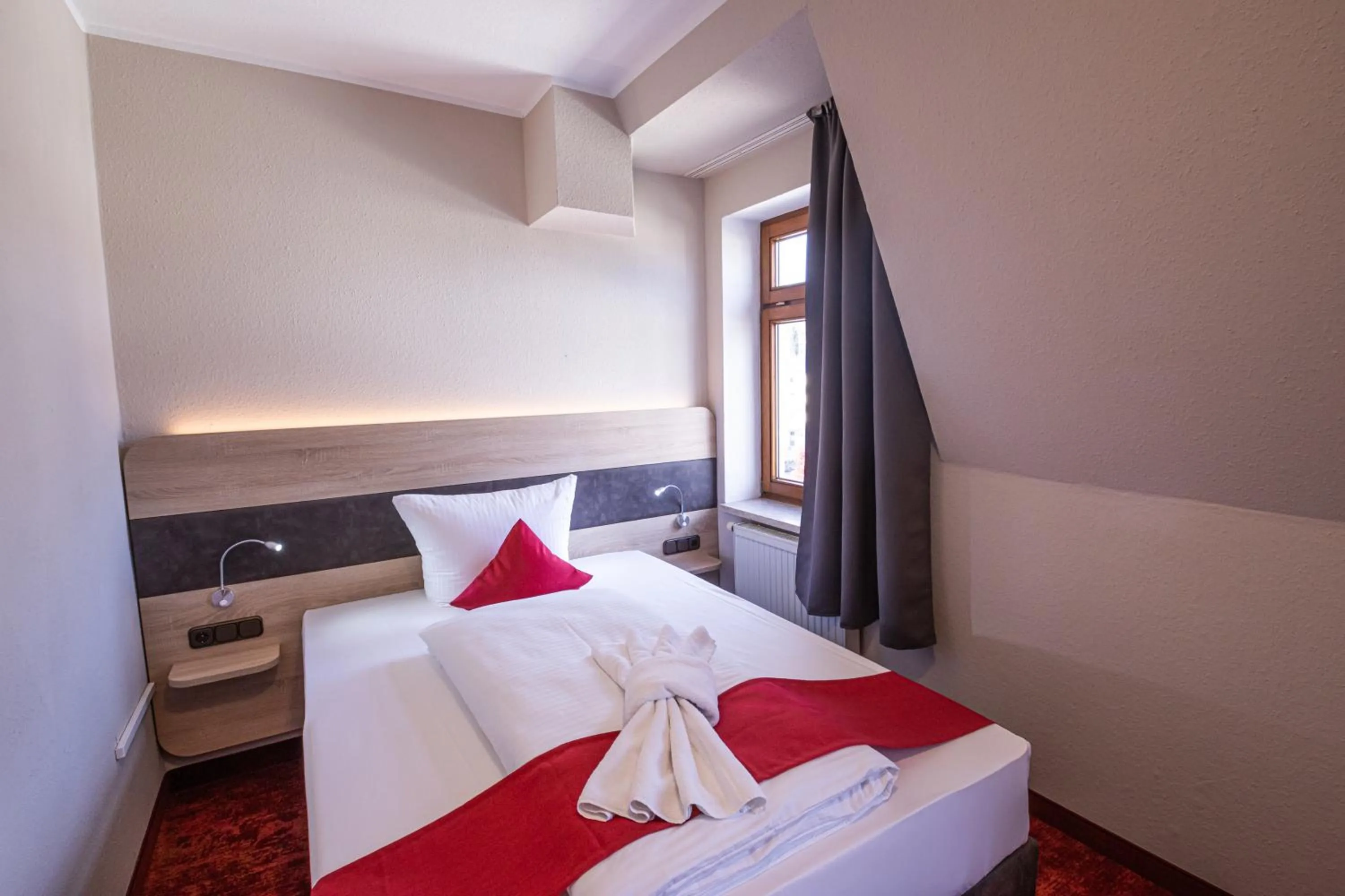 Photo of the whole room, Bed in Hotel Lengenfelder Hof