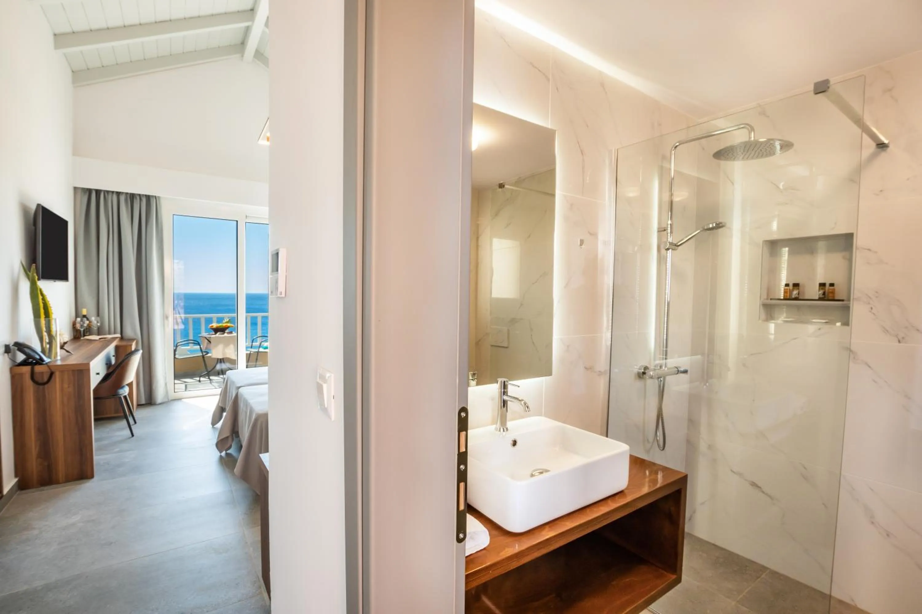 Apolis Beachscape Hotel