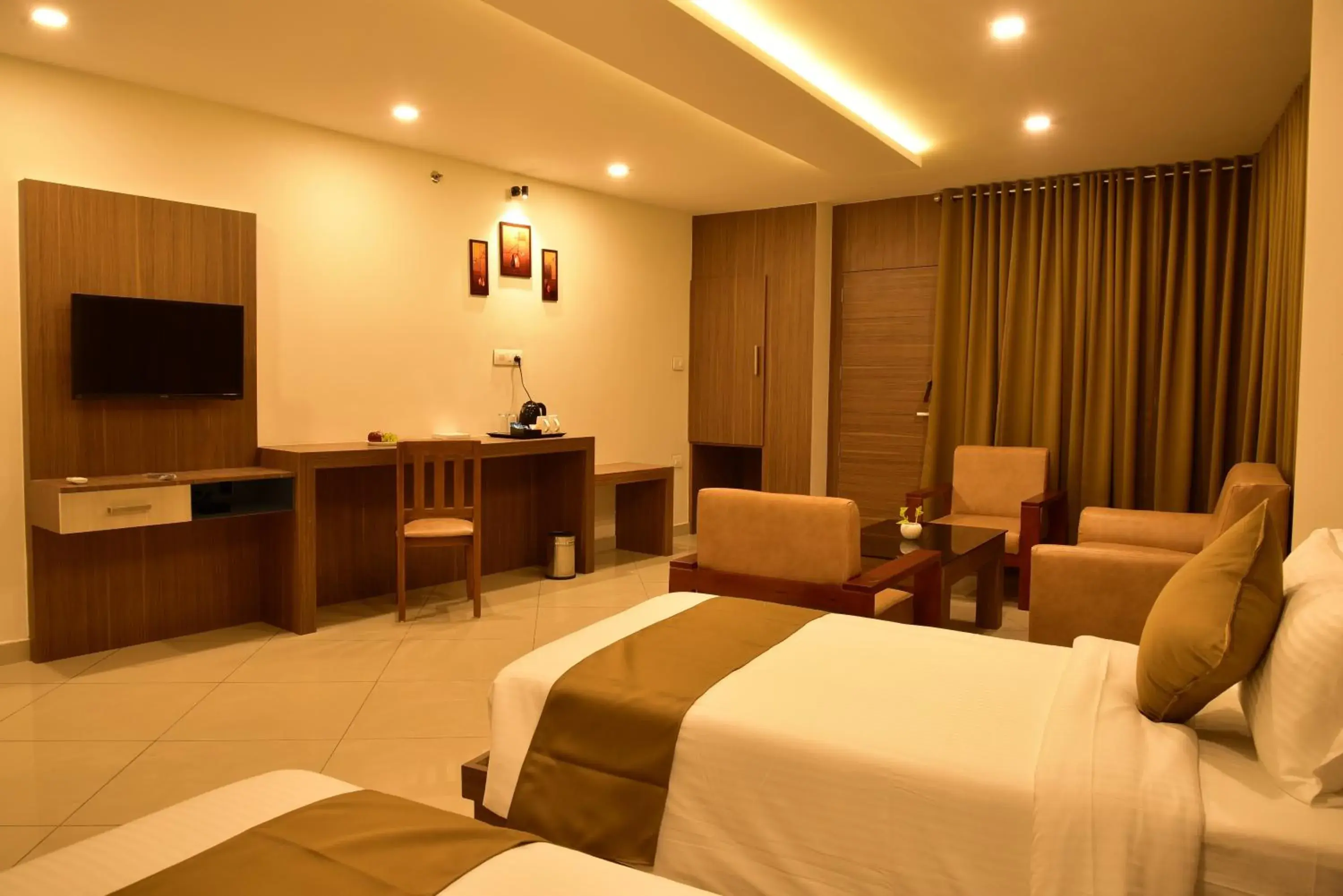 Bed in WHITE SUITE HOTEL Bed in WHITE SUITE HOTEL