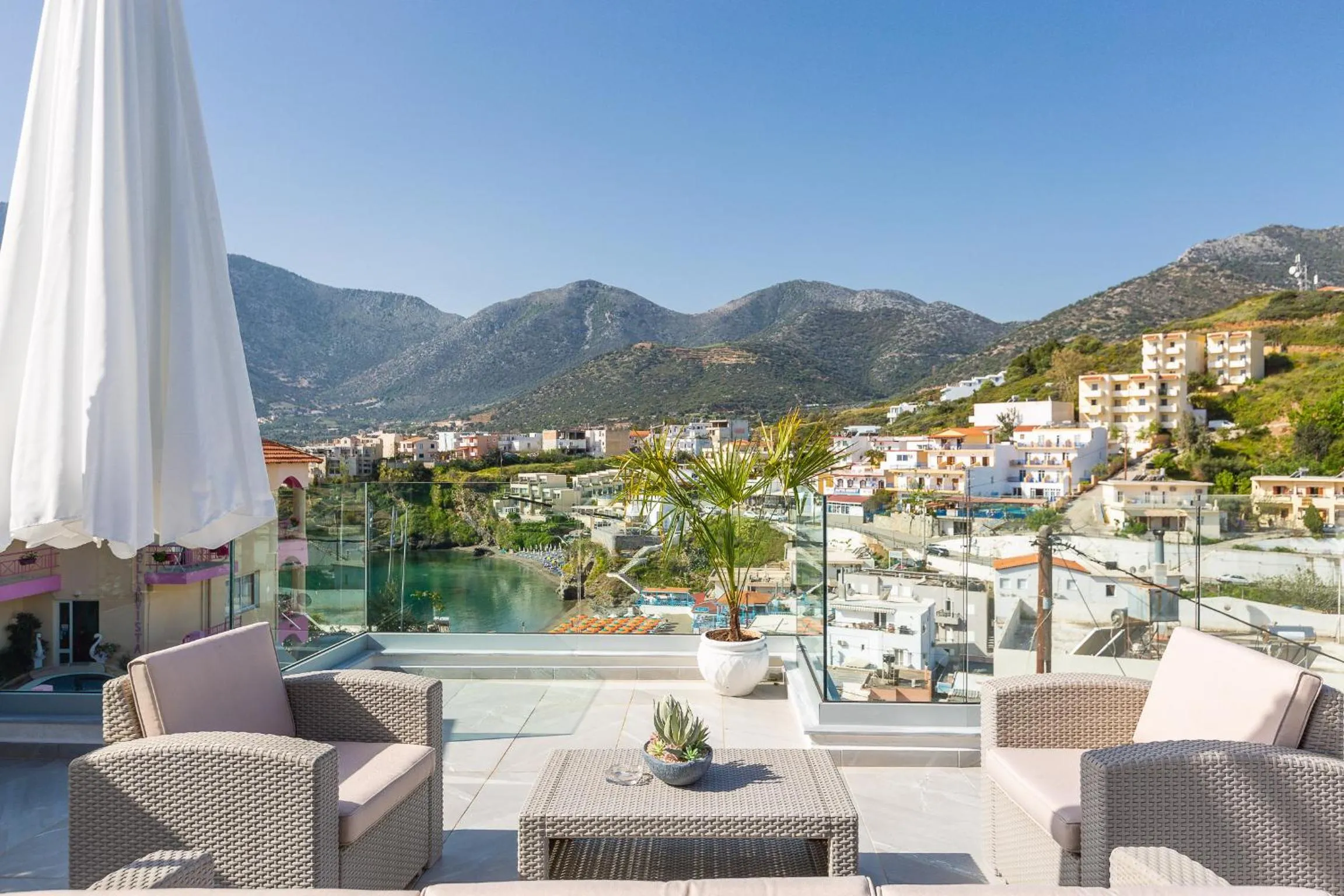 Balcony/Terrace in Akrogiali Apartments