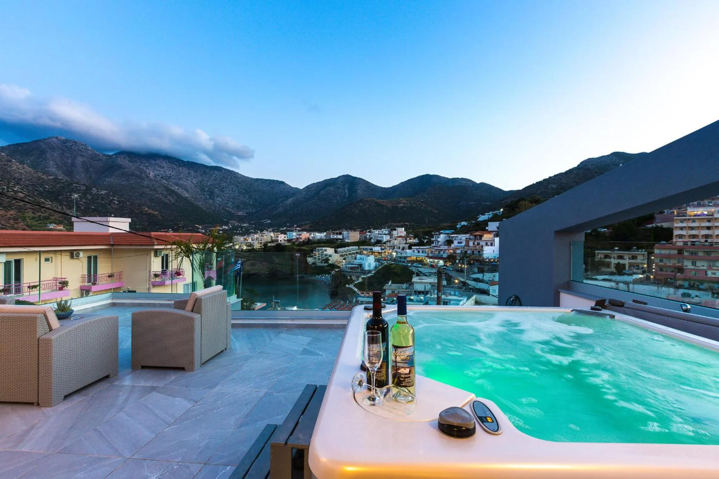 Hot Tub in Akrogiali Apartments