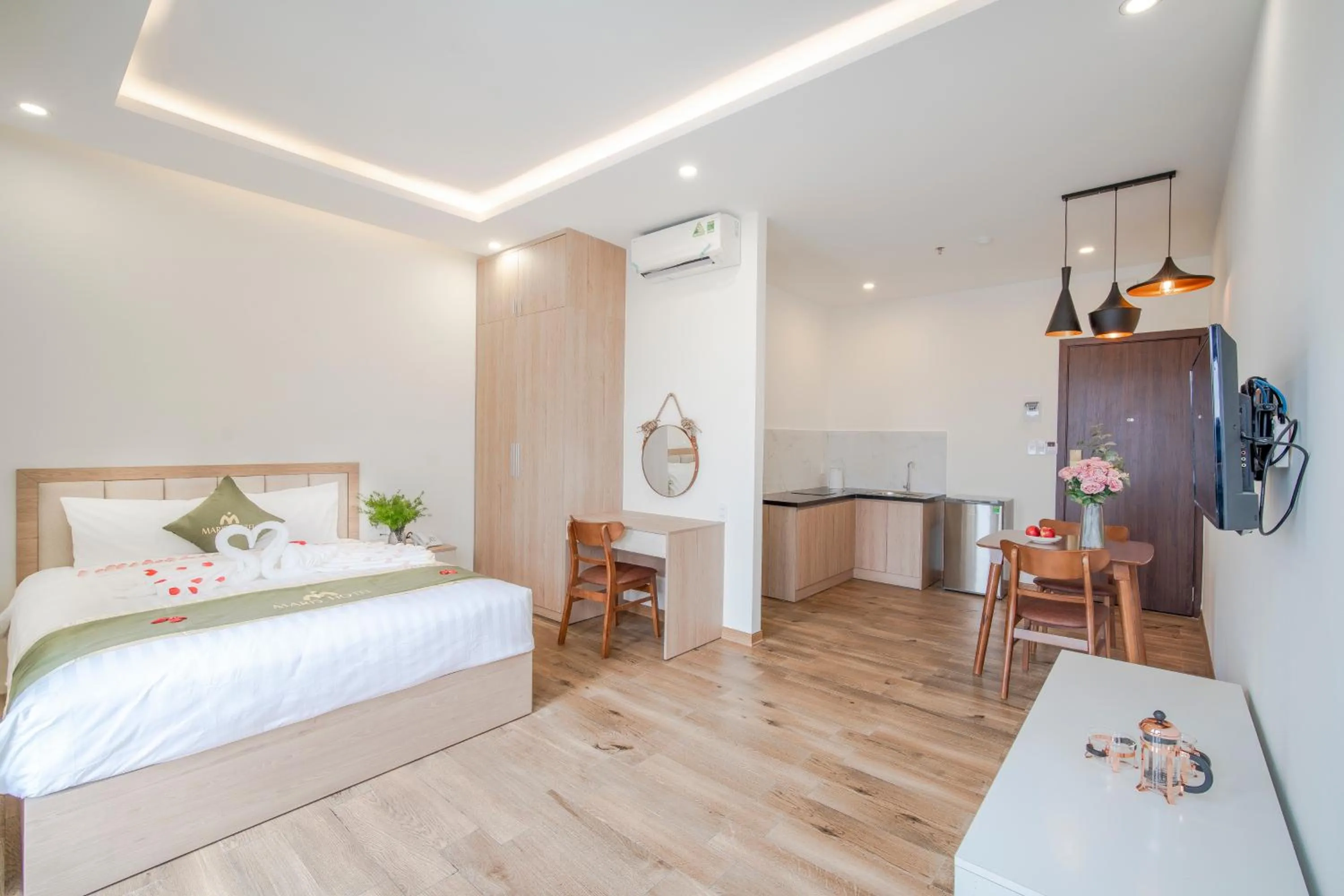 Photo of the whole room, Bed in Maris Da Nang Hotel & Apartment