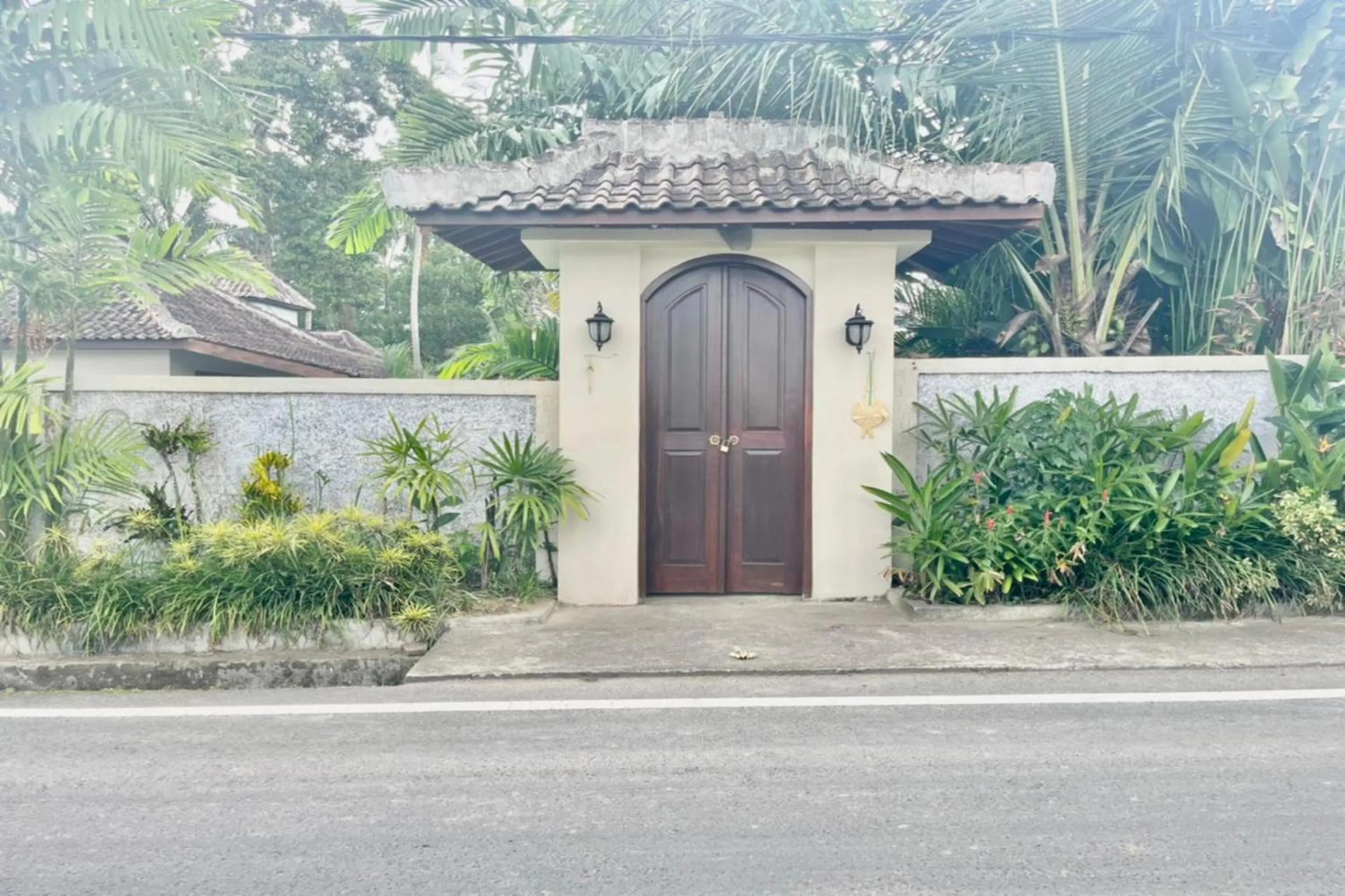 Facade/entrance in Belvilla Chaitanya Niketan